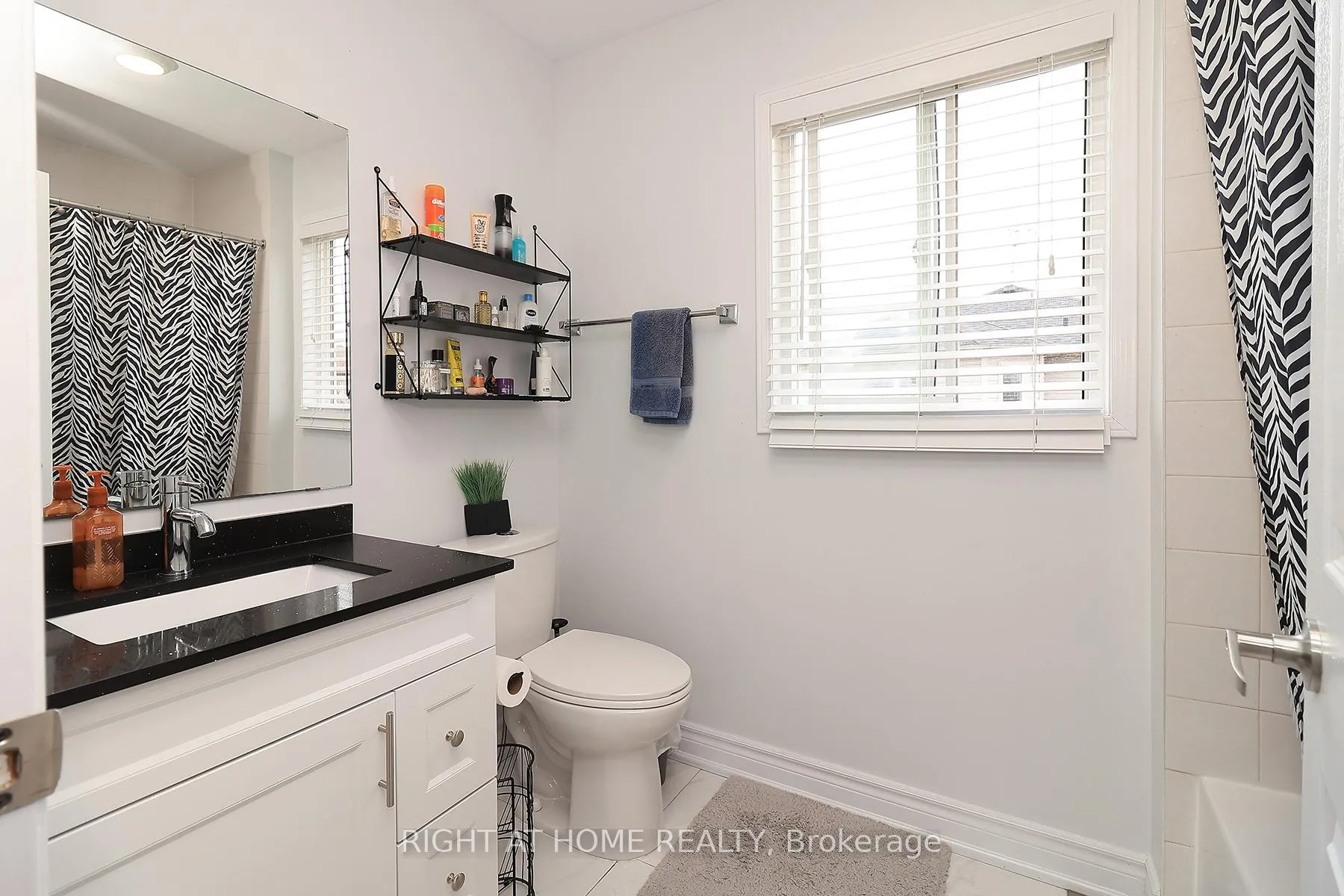 Photo 21 of 27 Foundry Lane, Whitby, Williamsburg — HOMEH