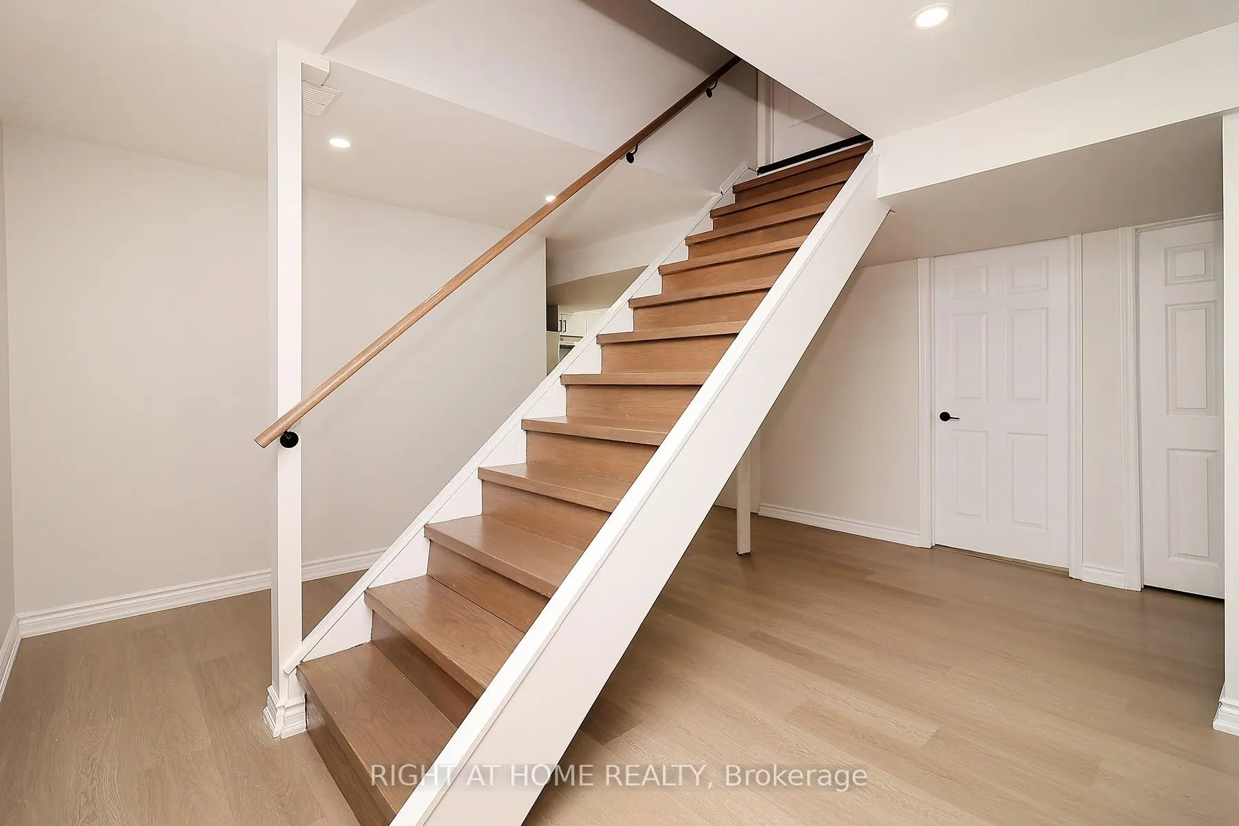 Photo 30 of 27 Foundry Lane, Whitby, Williamsburg — HOMEH