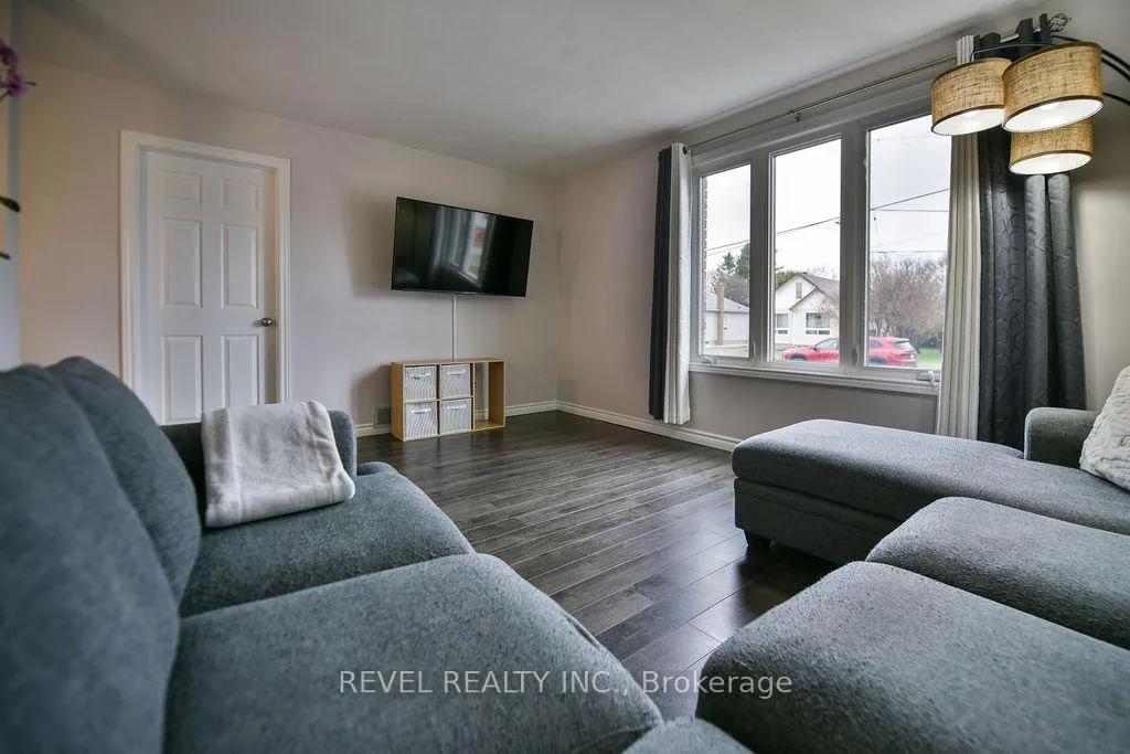 Photo 3 of 209 Sutherland Street, Timmins, Porcupine - West — HOMEH