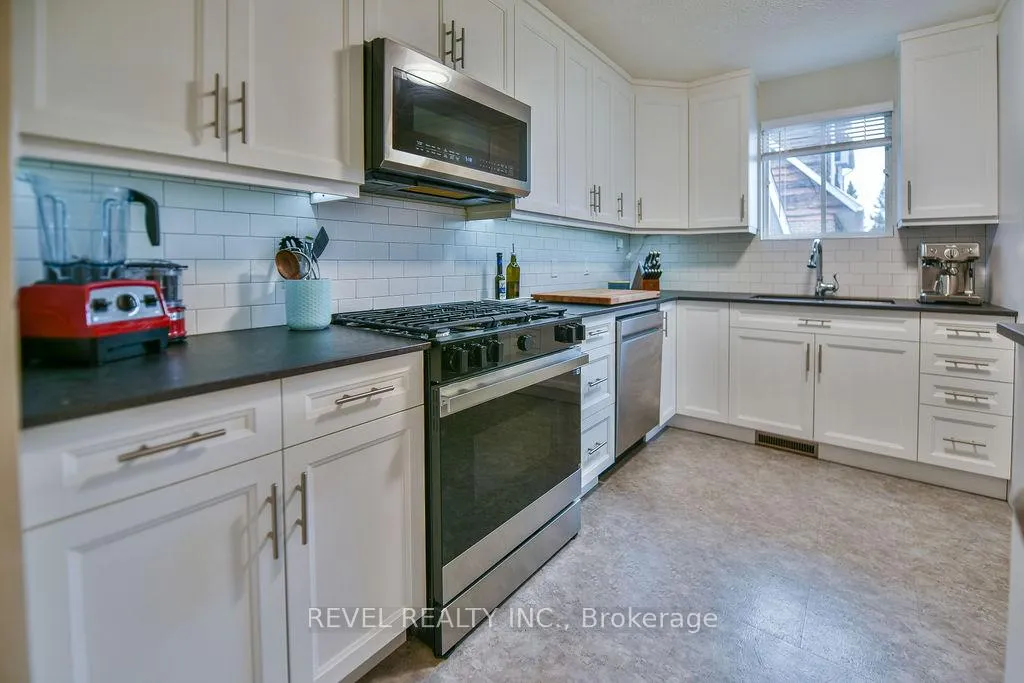 Photo 6 of 209 Sutherland Street, Timmins, Porcupine - West — HOMEH