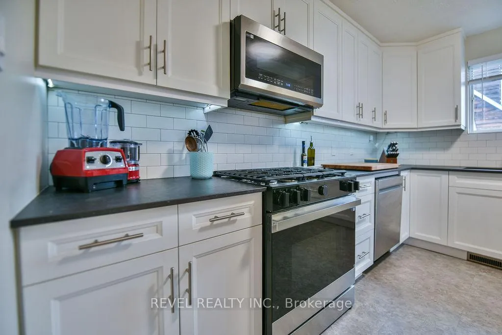 Photo 7 of 209 Sutherland Street, Timmins, Porcupine - West — HOMEH