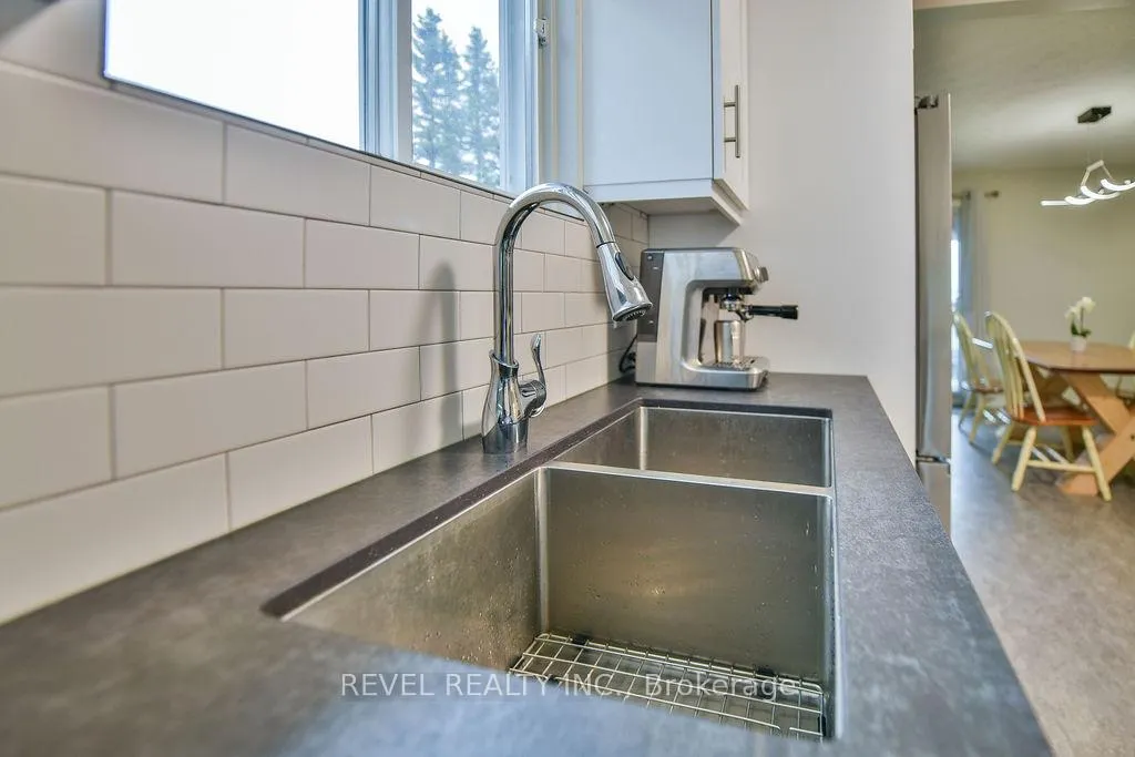 Photo 11 of 209 Sutherland Street, Timmins, Porcupine - West — HOMEH