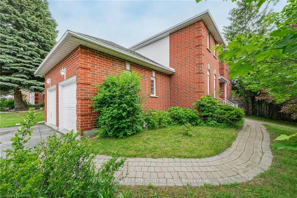 Photo 3 of 444 Burnett Avenue, Cambridge — HOMEH