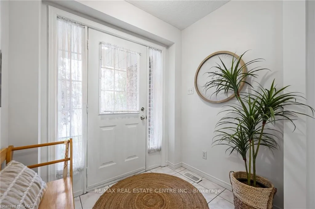 Photo 4 of 444 Burnett Avenue, Cambridge — HOMEH