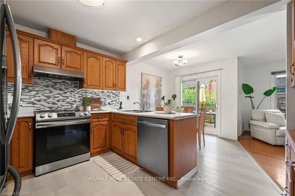 Photo 7 of 444 Burnett Avenue, Cambridge — HOMEH