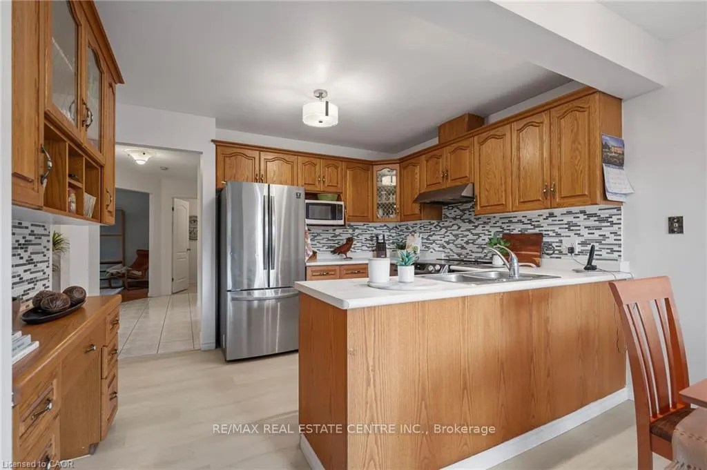 Photo 9 of 444 Burnett Avenue, Cambridge — HOMEH