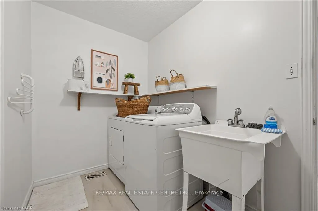 Photo 19 of 444 Burnett Avenue, Cambridge — HOMEH