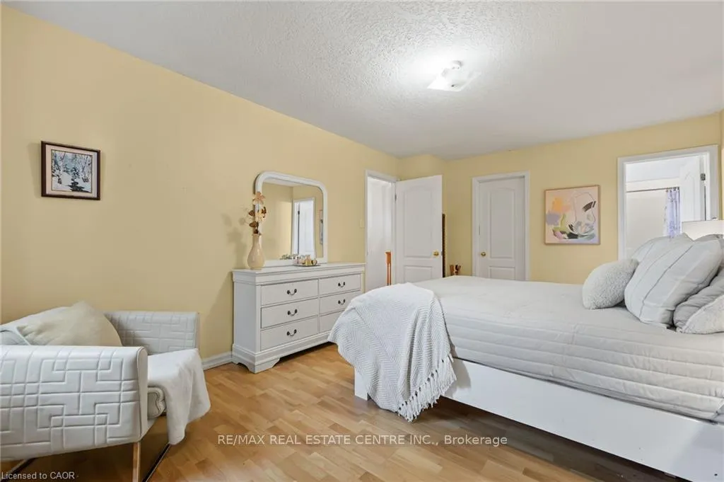 Photo 25 of 444 Burnett Avenue, Cambridge — HOMEH
