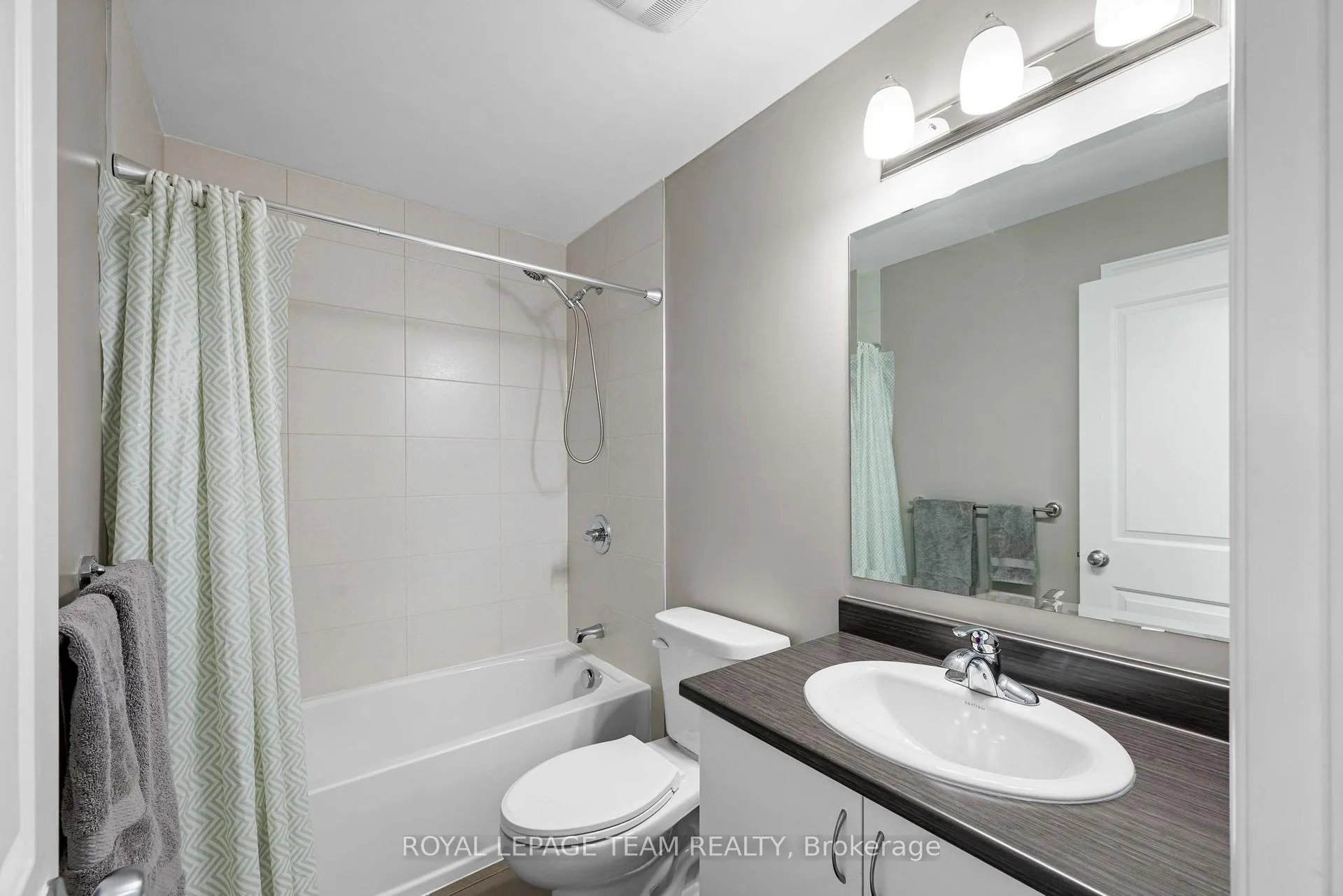 Photo 15 of 233 Mountain Sorrel Way, Ottawa, Avalon West — HOMEH