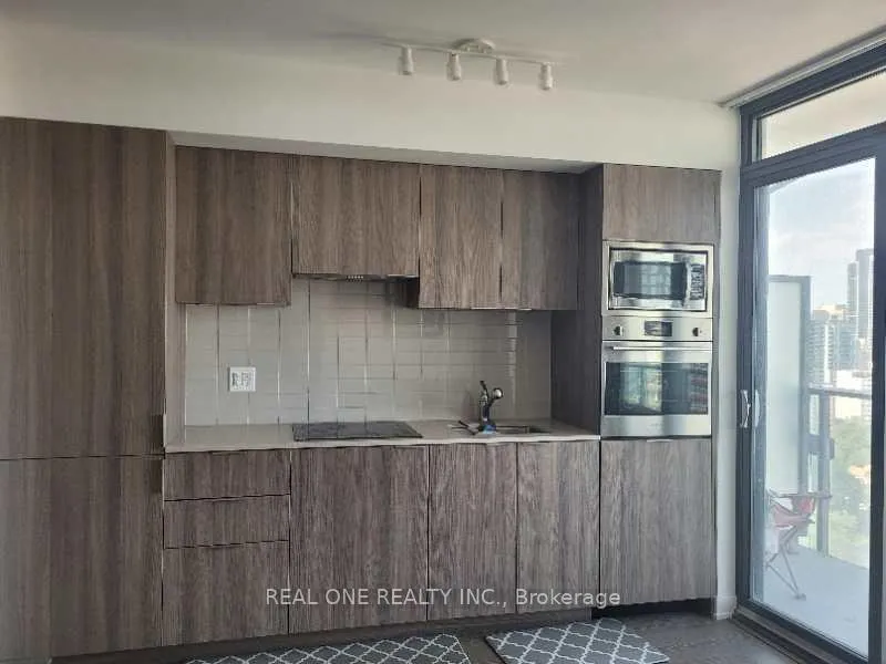 Photo 4 of Unit 1913, 11 Wellesley Street W, Toronto, Bay Street Corridor — HOMEH