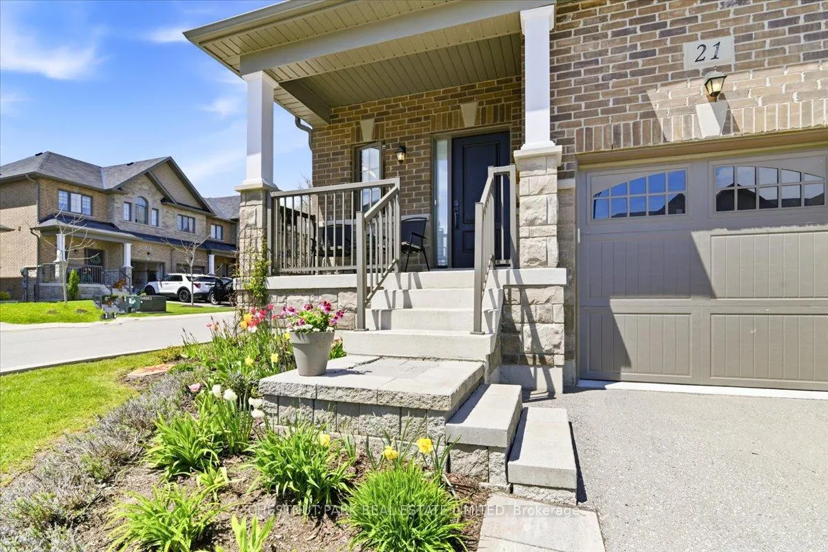 Photo 2 of 21 Harry Thornton Lane, Uxbridge — HOMEH