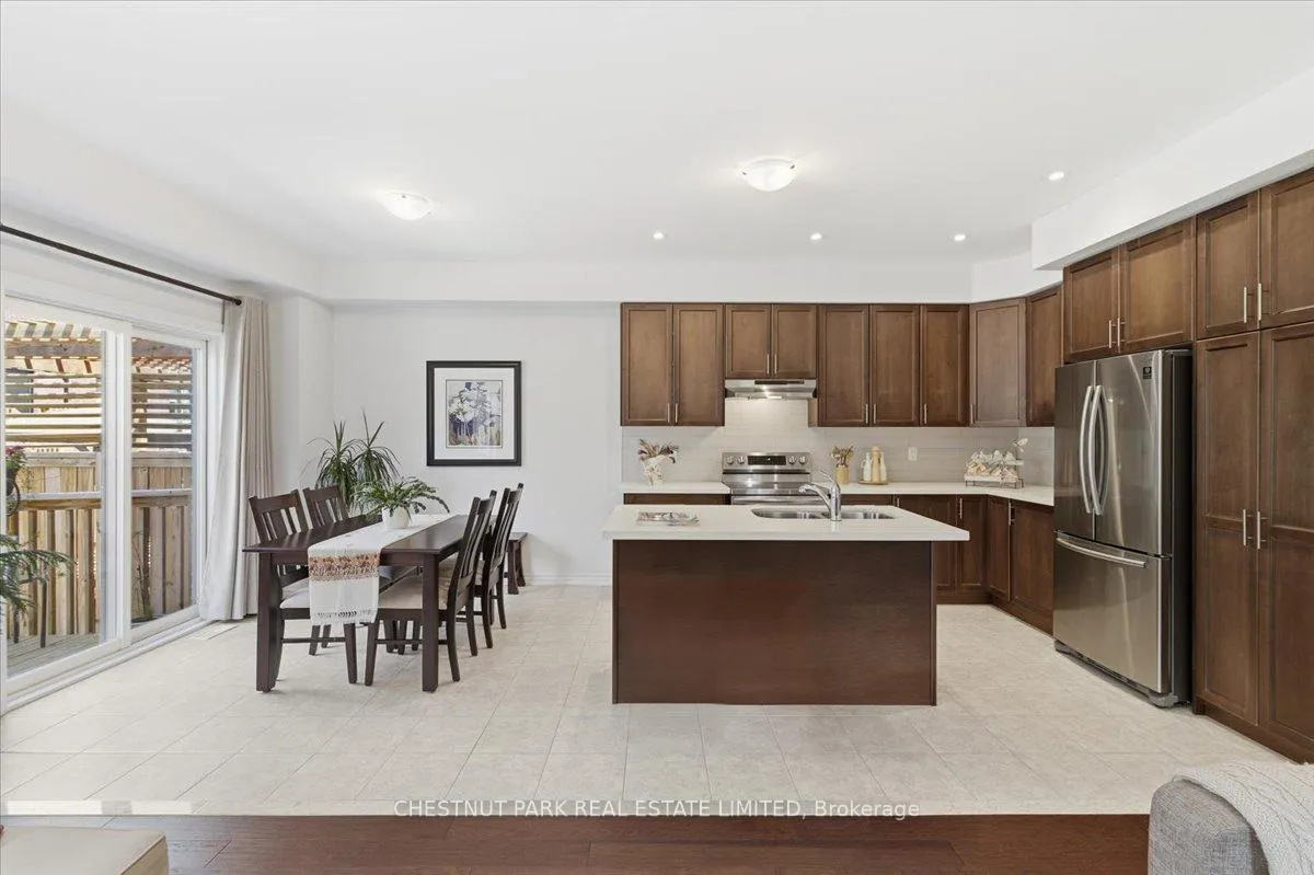 Photo 7 of 21 Harry Thornton Lane, Uxbridge — HOMEH