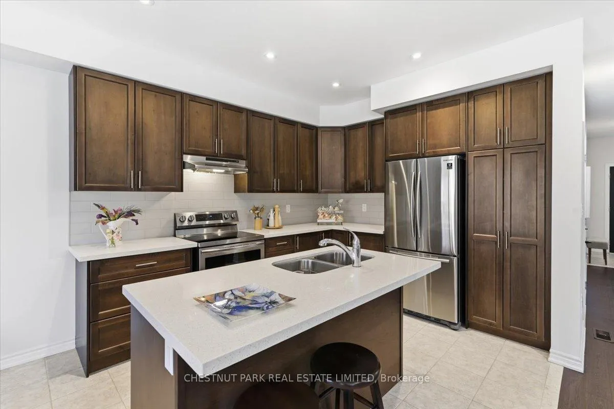Photo 8 of 21 Harry Thornton Lane, Uxbridge — HOMEH