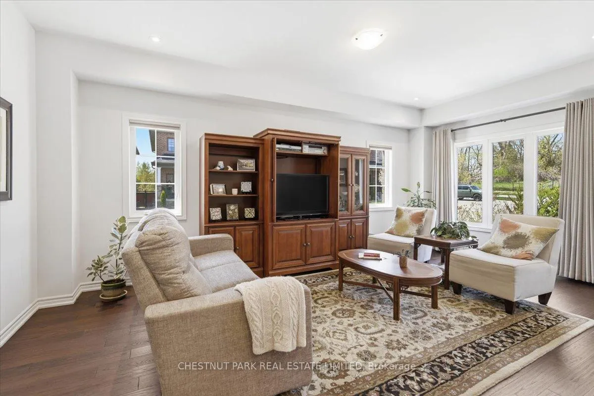 Photo 10 of 21 Harry Thornton Lane, Uxbridge — HOMEH