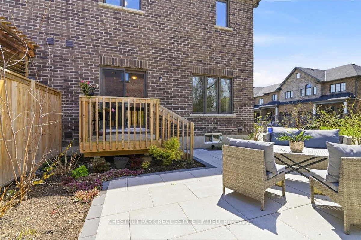 Photo 25 of 21 Harry Thornton Lane, Uxbridge — HOMEH