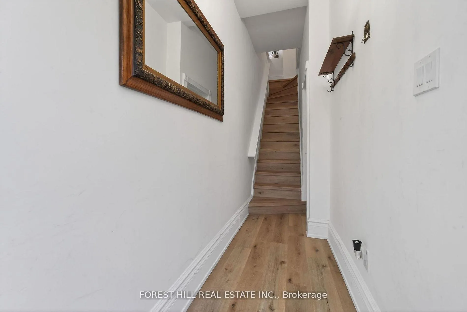 Photo 9 of 212 Gibson Avenue, Hamilton, Gibson — HOMEH