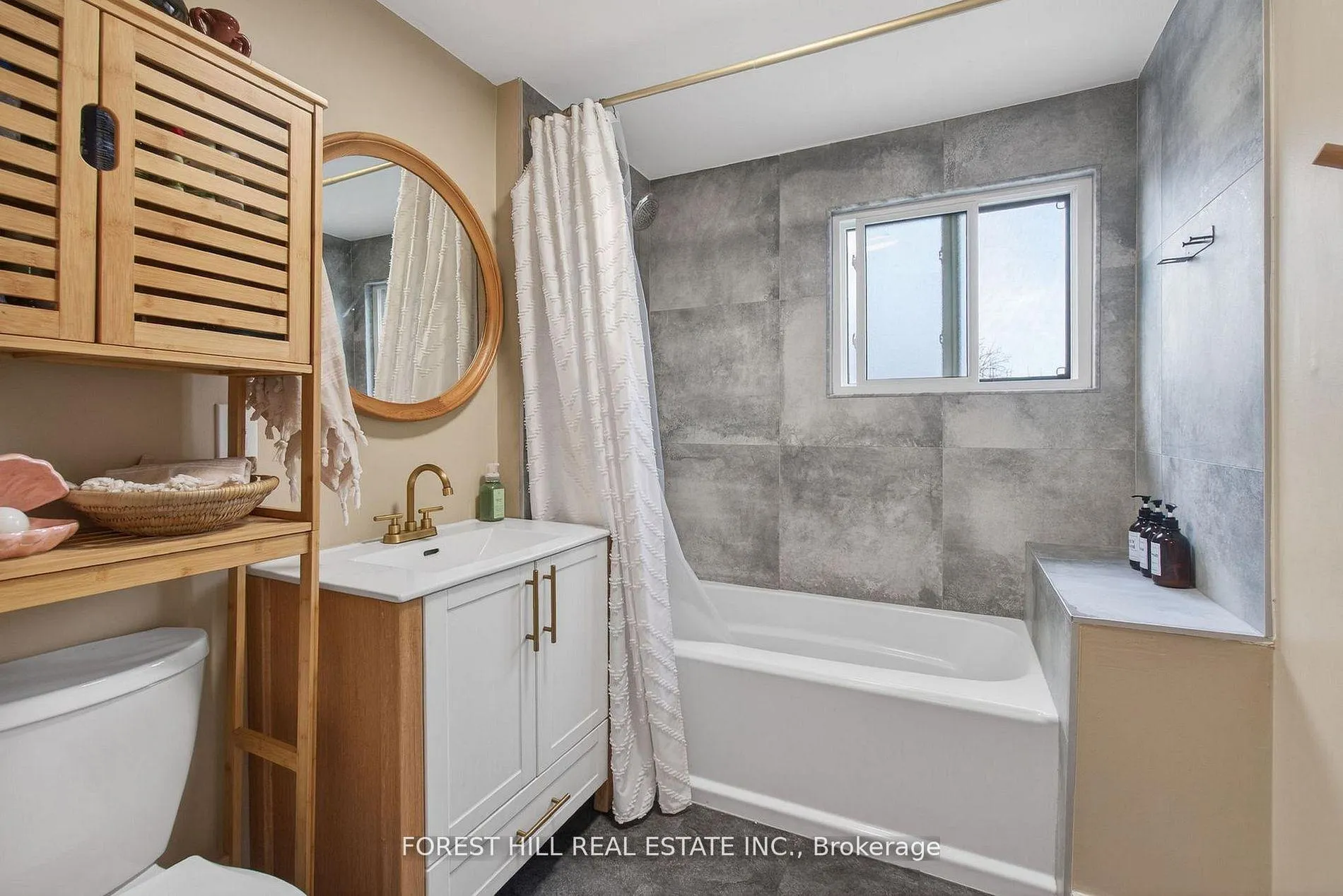 Photo 32 of 212 Gibson Avenue, Hamilton, Gibson — HOMEH