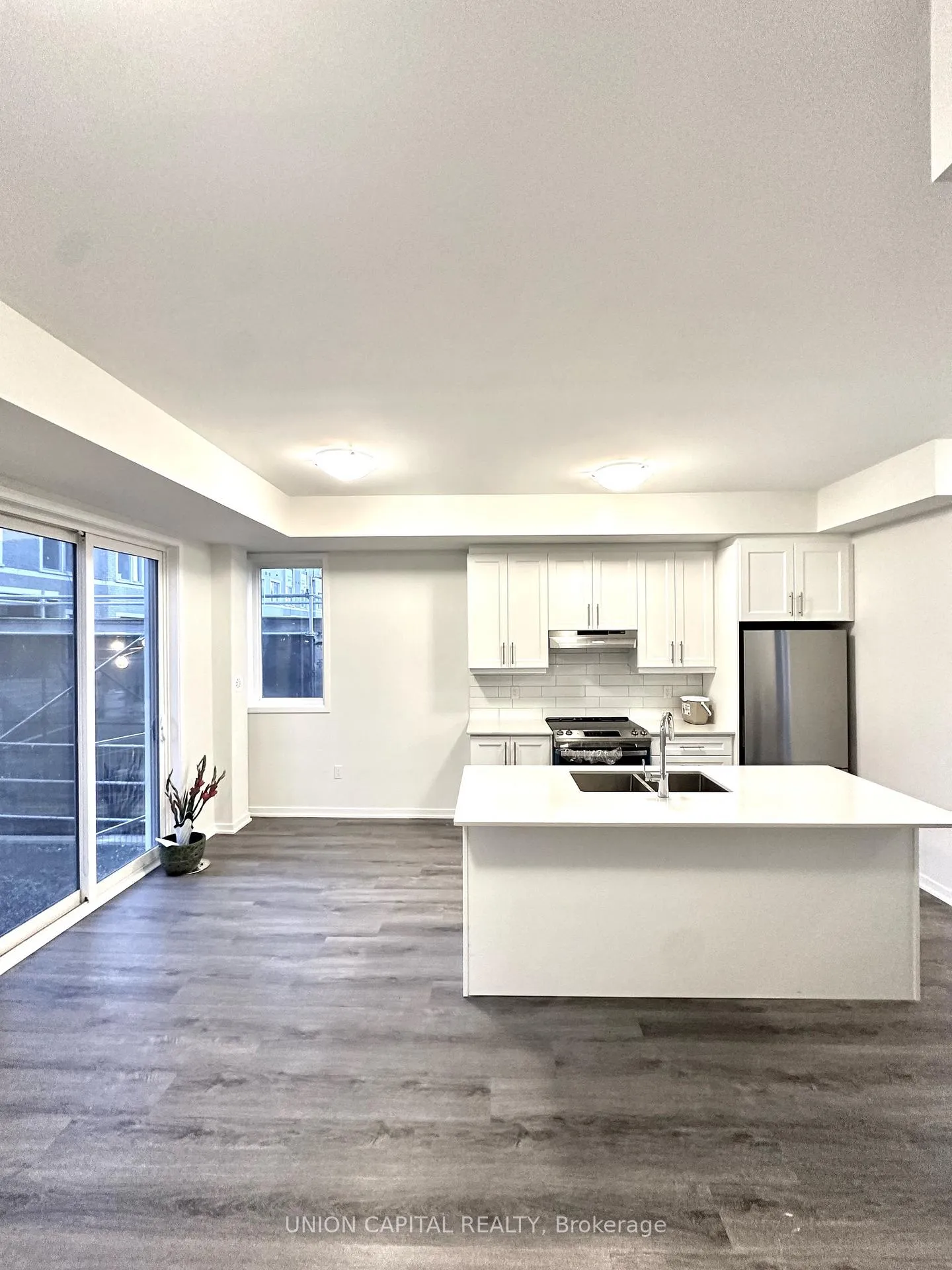 Photo 5 of 31 Mable Smith Way, Vaughan, Vaughan Corporate Centre — HOMEH