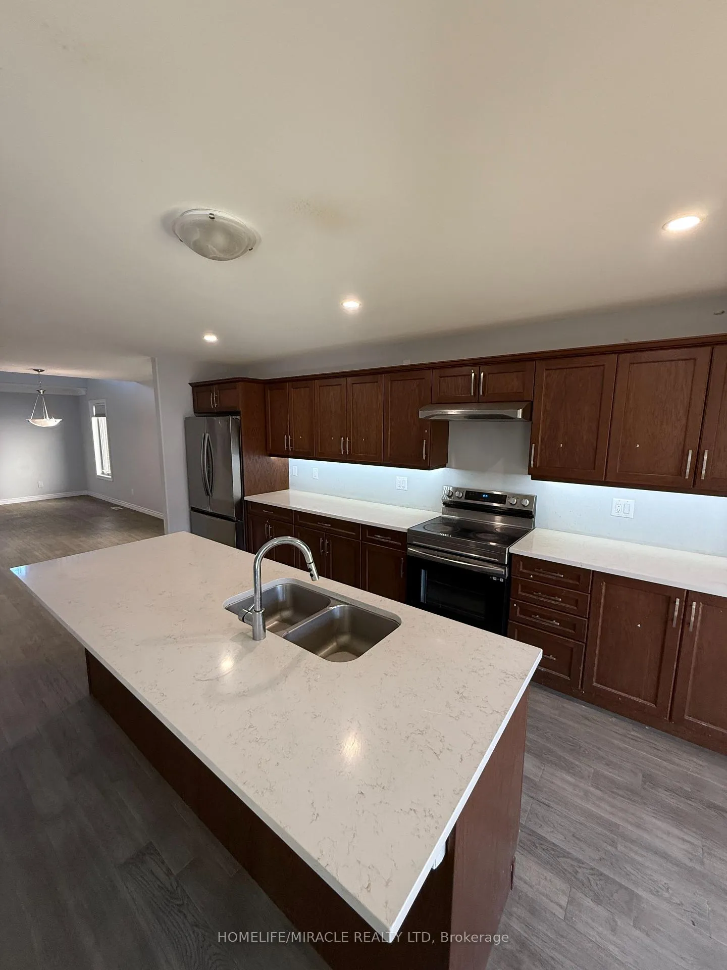 Photo 10 of 308 Mullighan Gardens, Peterborough, Monaghan Ward 2 — HOMEH