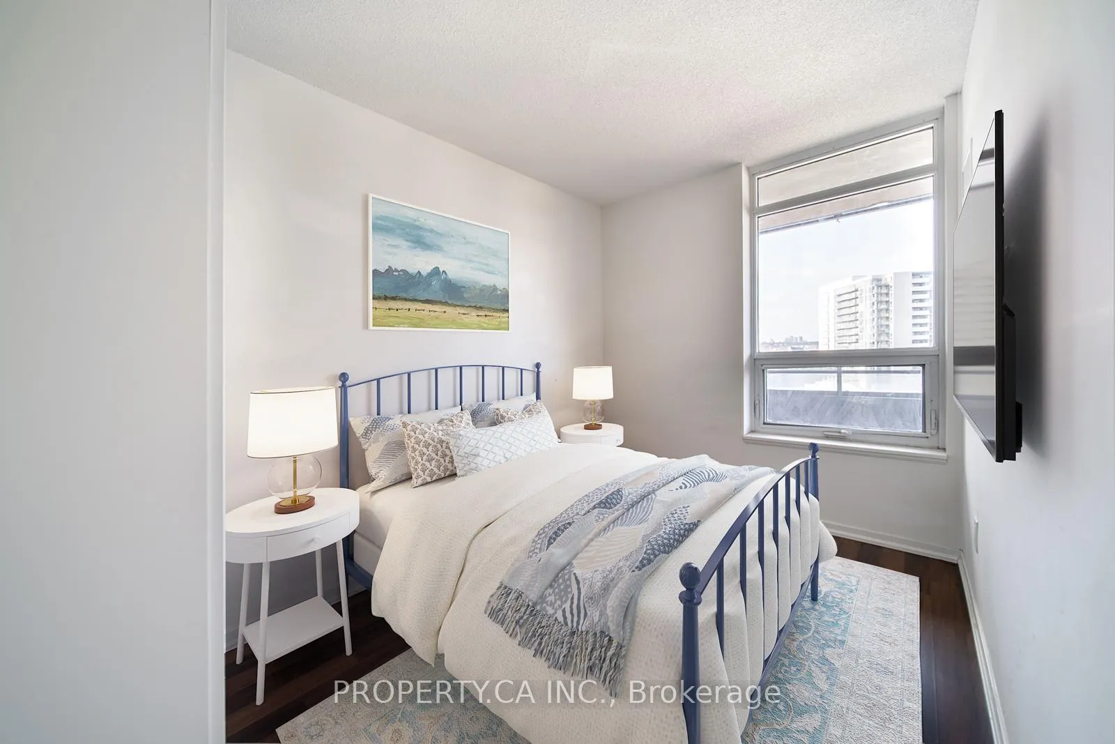 Photo 3 of Unit 1320, 38 Joe Shuster Way, Toronto, Niagara — HOMEH