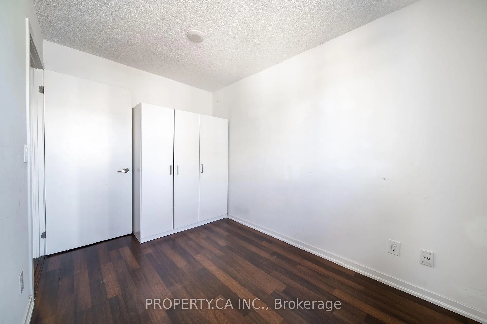 Photo 9 of Unit 1320, 38 Joe Shuster Way, Toronto, Niagara — HOMEH