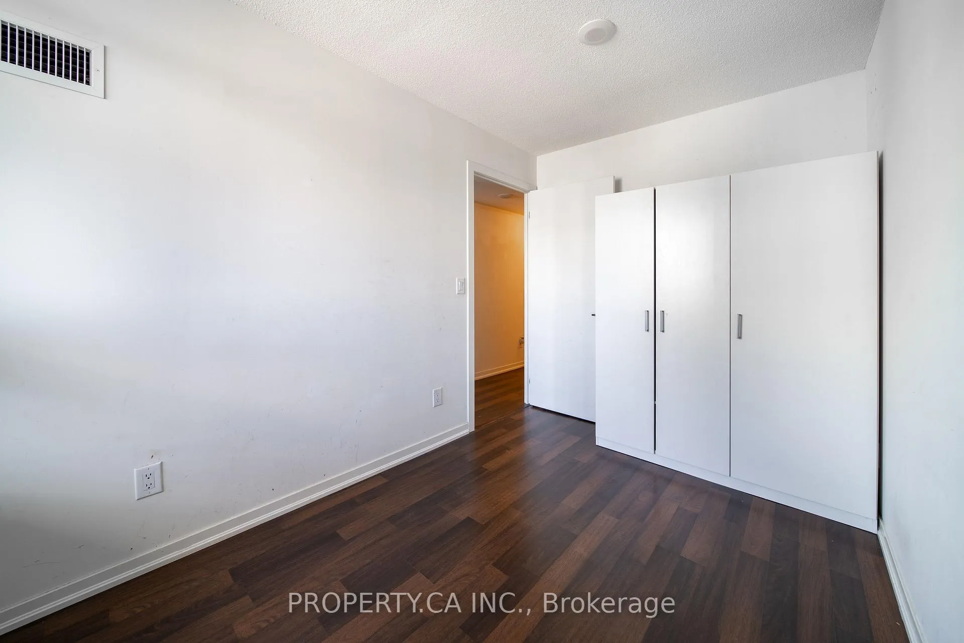 Photo 10 of Unit 1320, 38 Joe Shuster Way, Toronto, Niagara — HOMEH