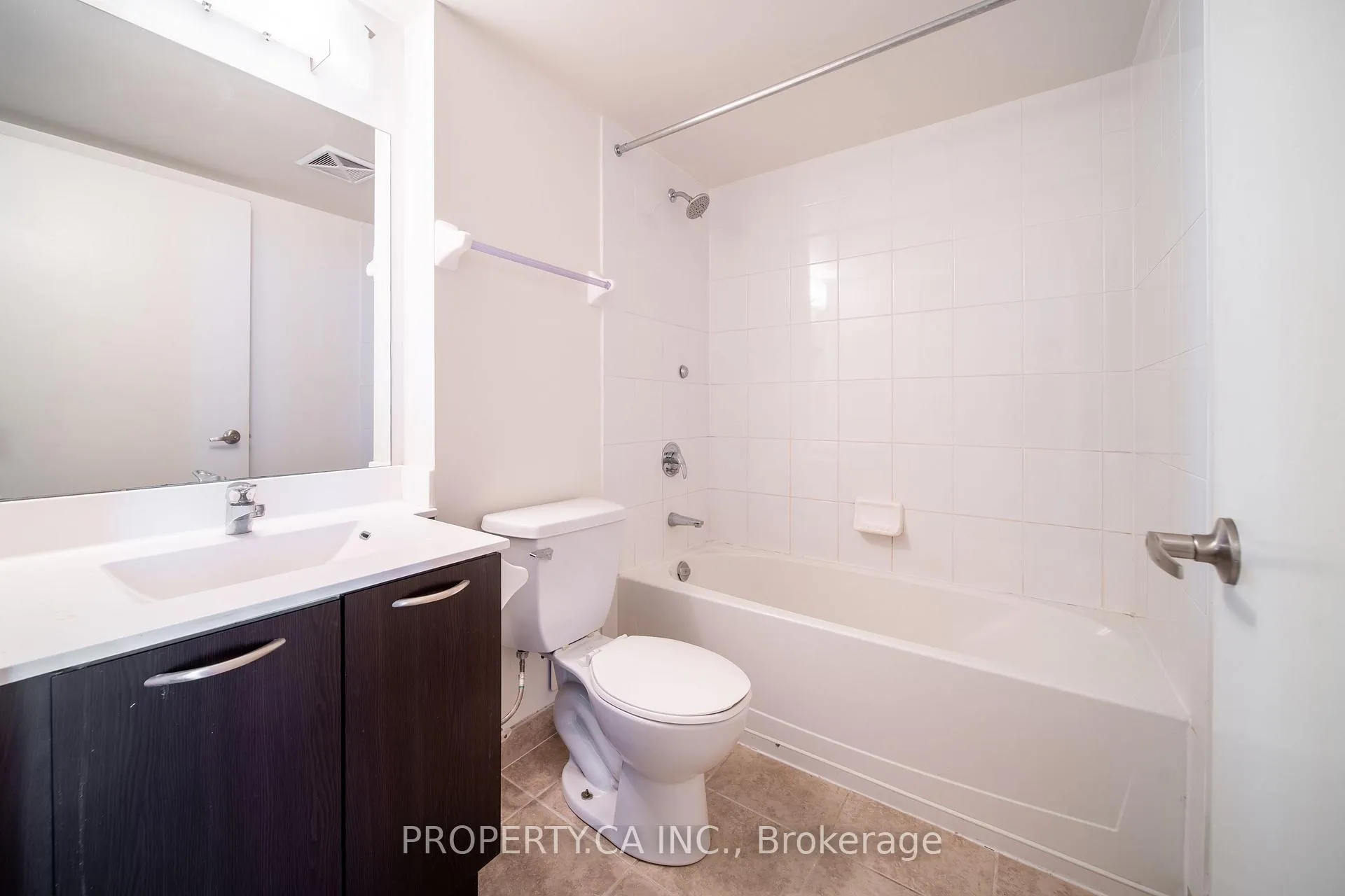 Photo 11 of Unit 1320, 38 Joe Shuster Way, Toronto, Niagara — HOMEH