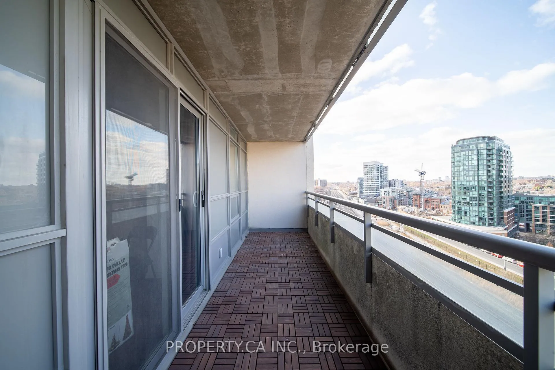 Photo 12 of Unit 1320, 38 Joe Shuster Way, Toronto, Niagara — HOMEH