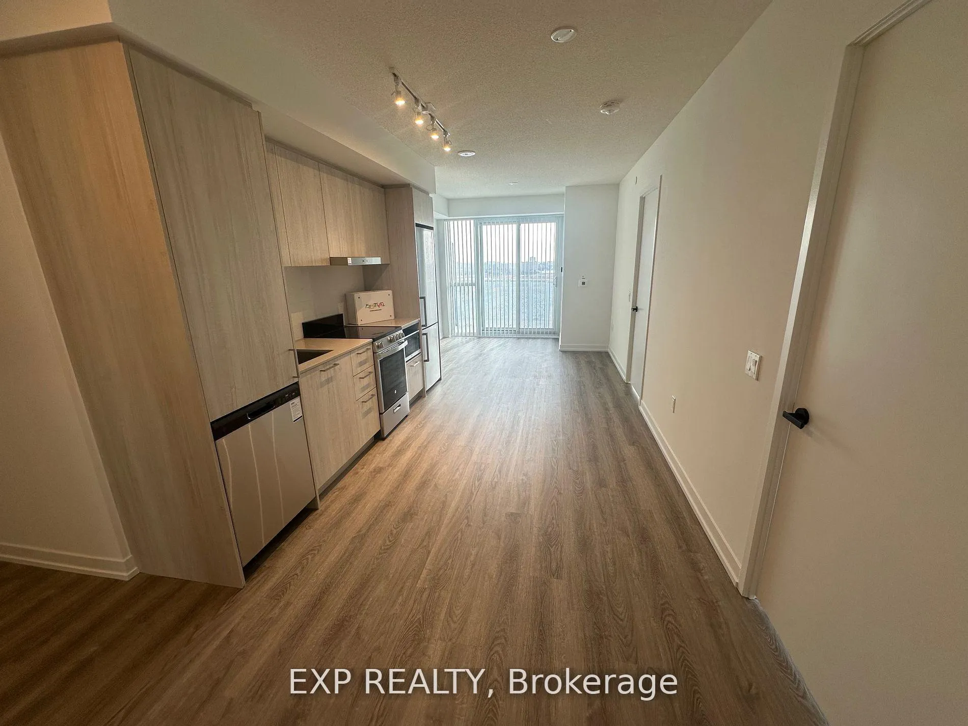 Photo 5 of Unit 1906, 195 Commerce Street, Vaughan, Vaughan Corporate Centre — HOMEH