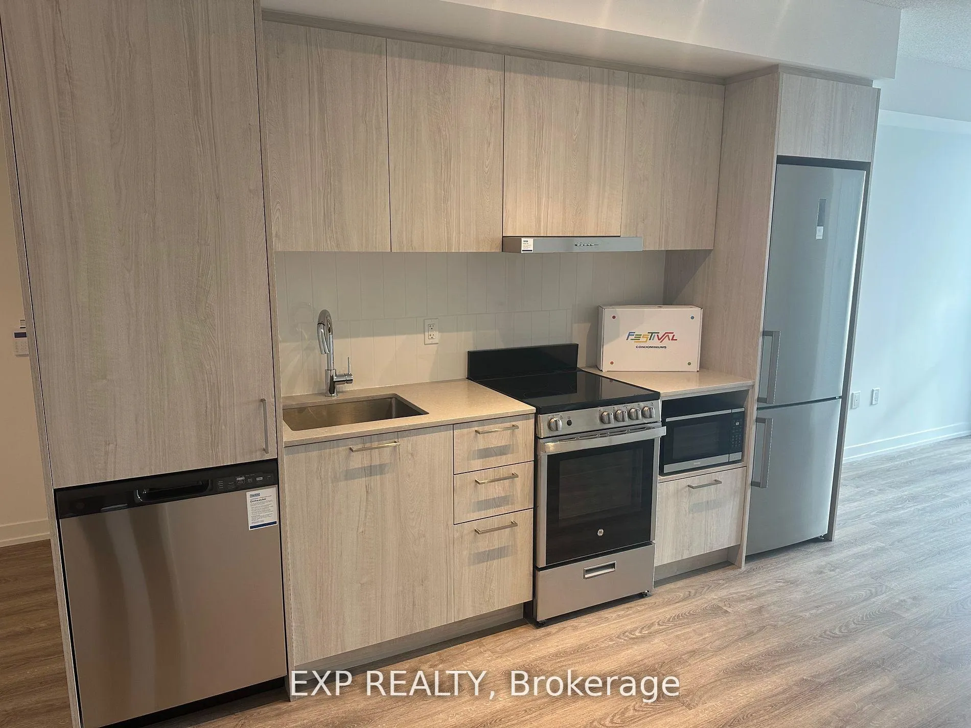 Photo 6 of Unit 1906, 195 Commerce Street, Vaughan, Vaughan Corporate Centre — HOMEH