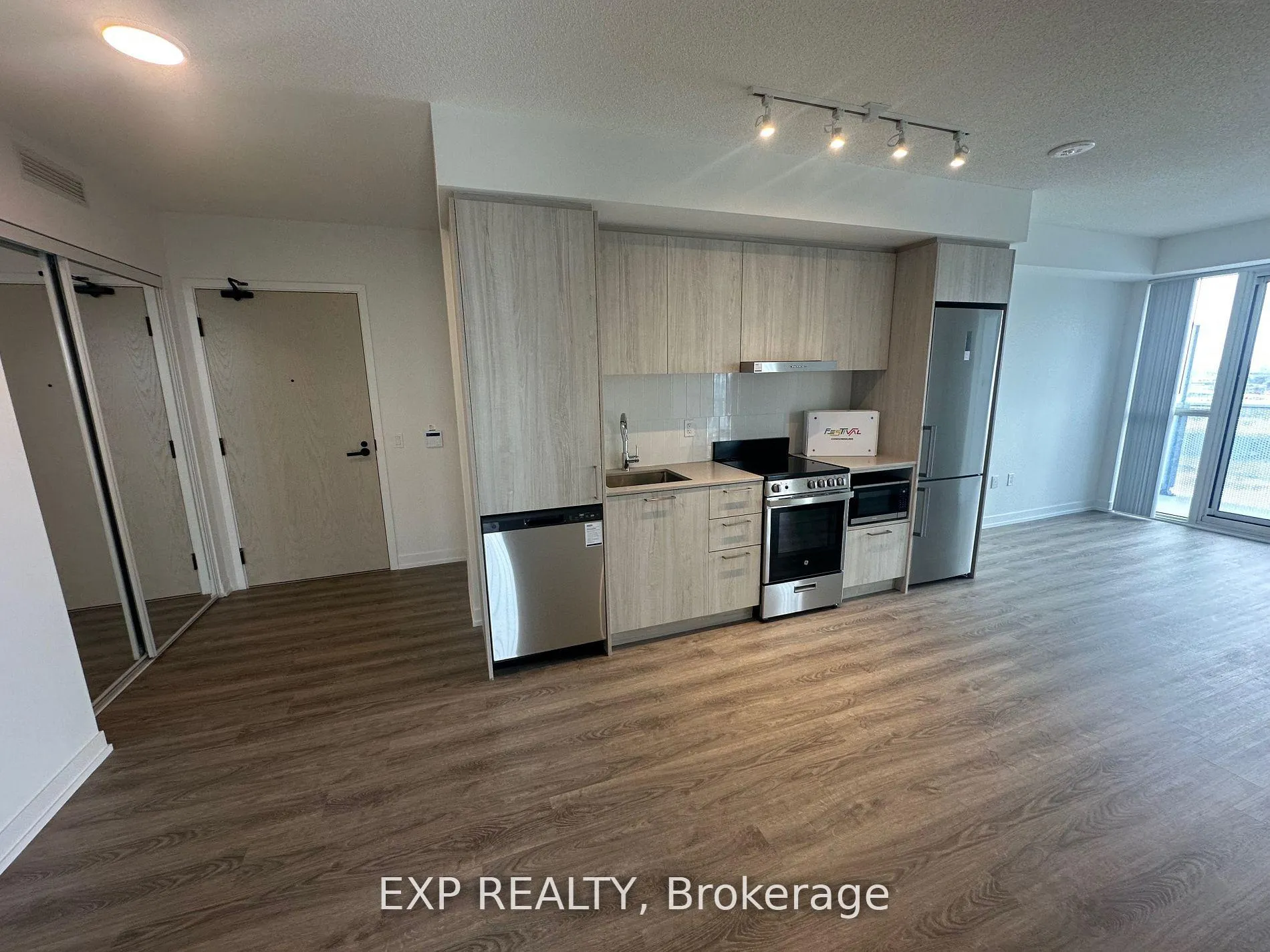 Photo 8 of Unit 1906, 195 Commerce Street, Vaughan, Vaughan Corporate Centre — HOMEH