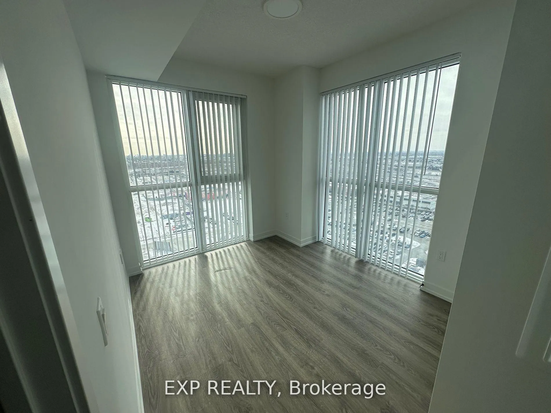 Photo 11 of Unit 1906, 195 Commerce Street, Vaughan, Vaughan Corporate Centre — HOMEH