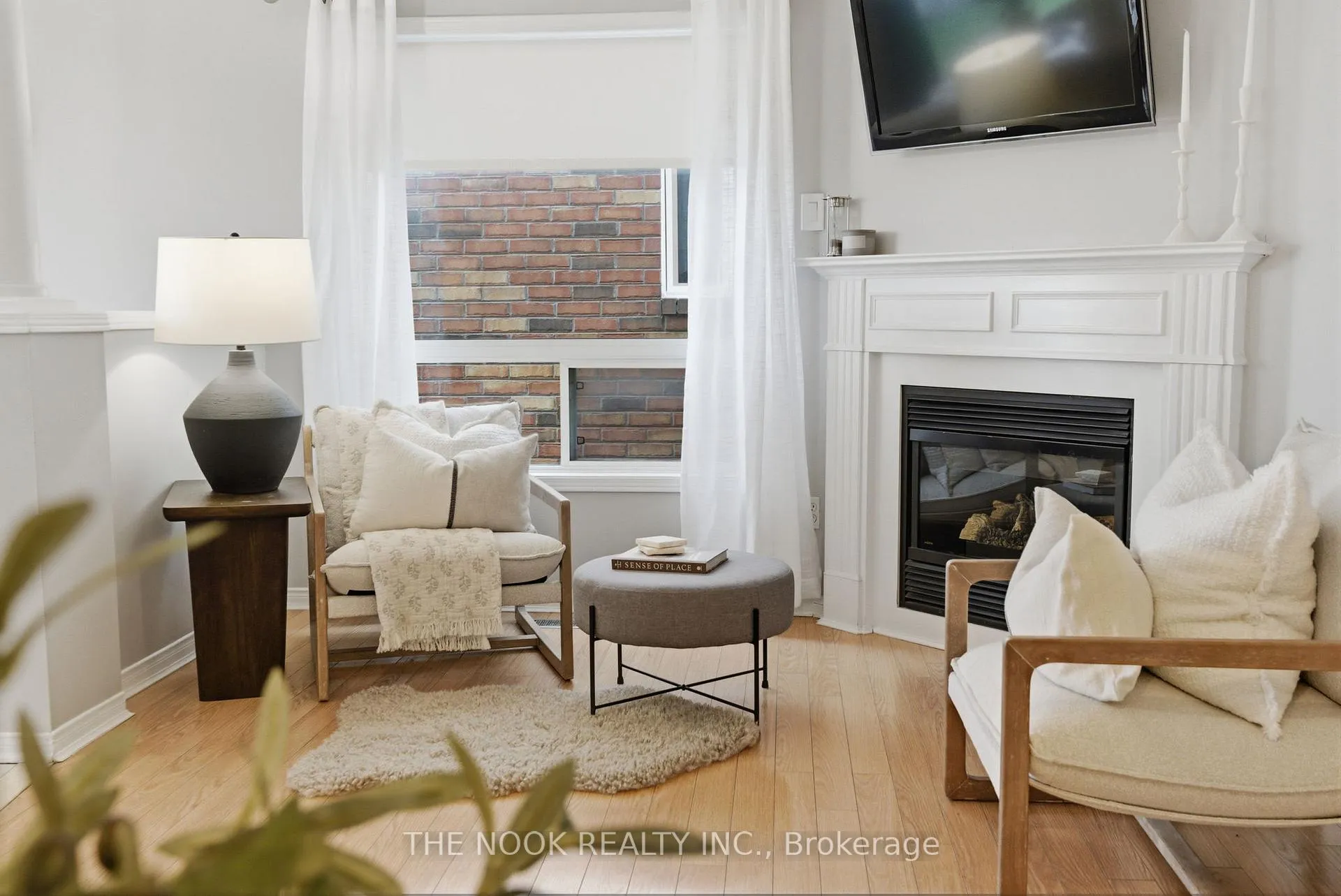Photo 10 of 1651 Woodgate Trail, Oshawa, Samac — HOMEH