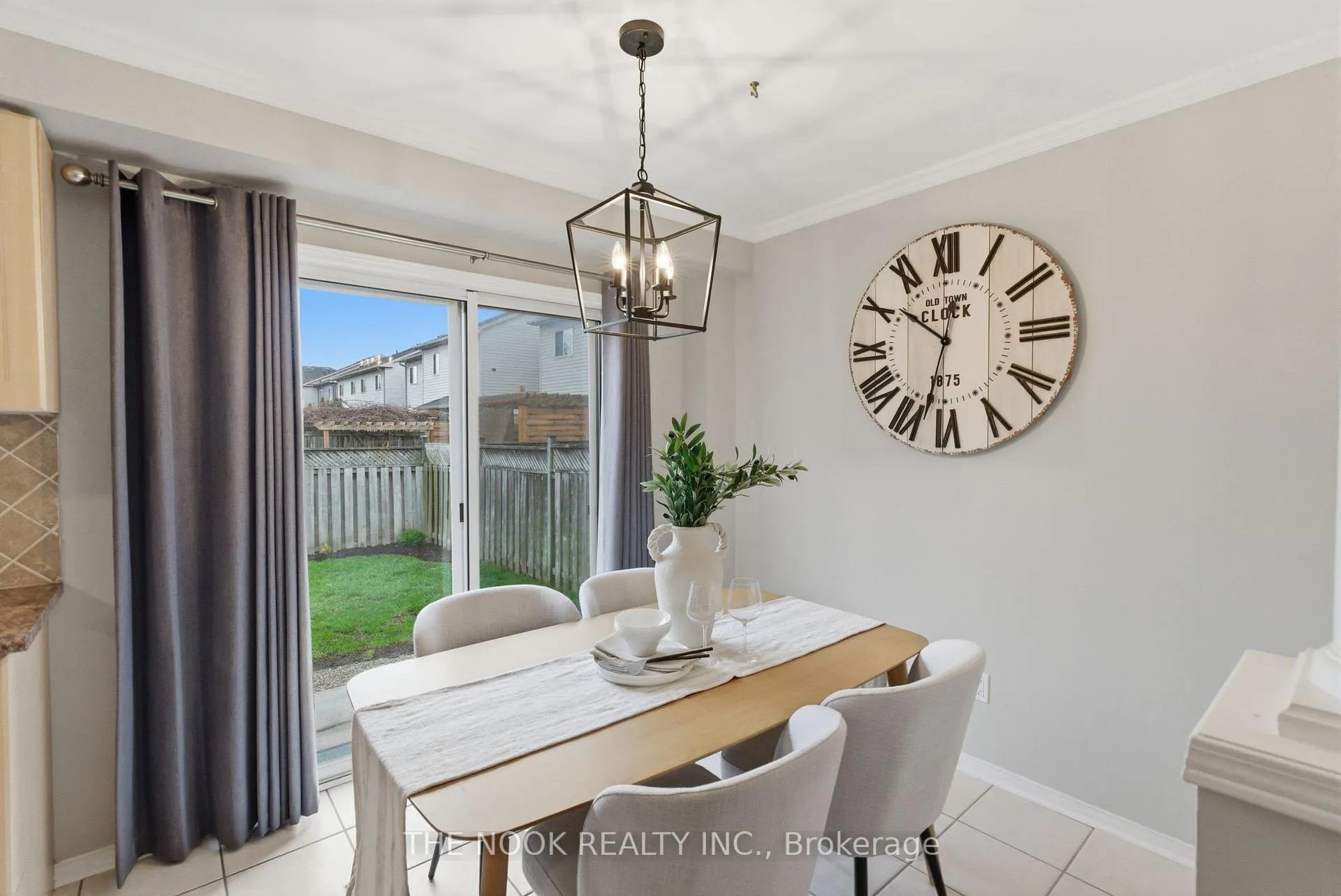 Photo 15 of 1651 Woodgate Trail, Oshawa, Samac — HOMEH