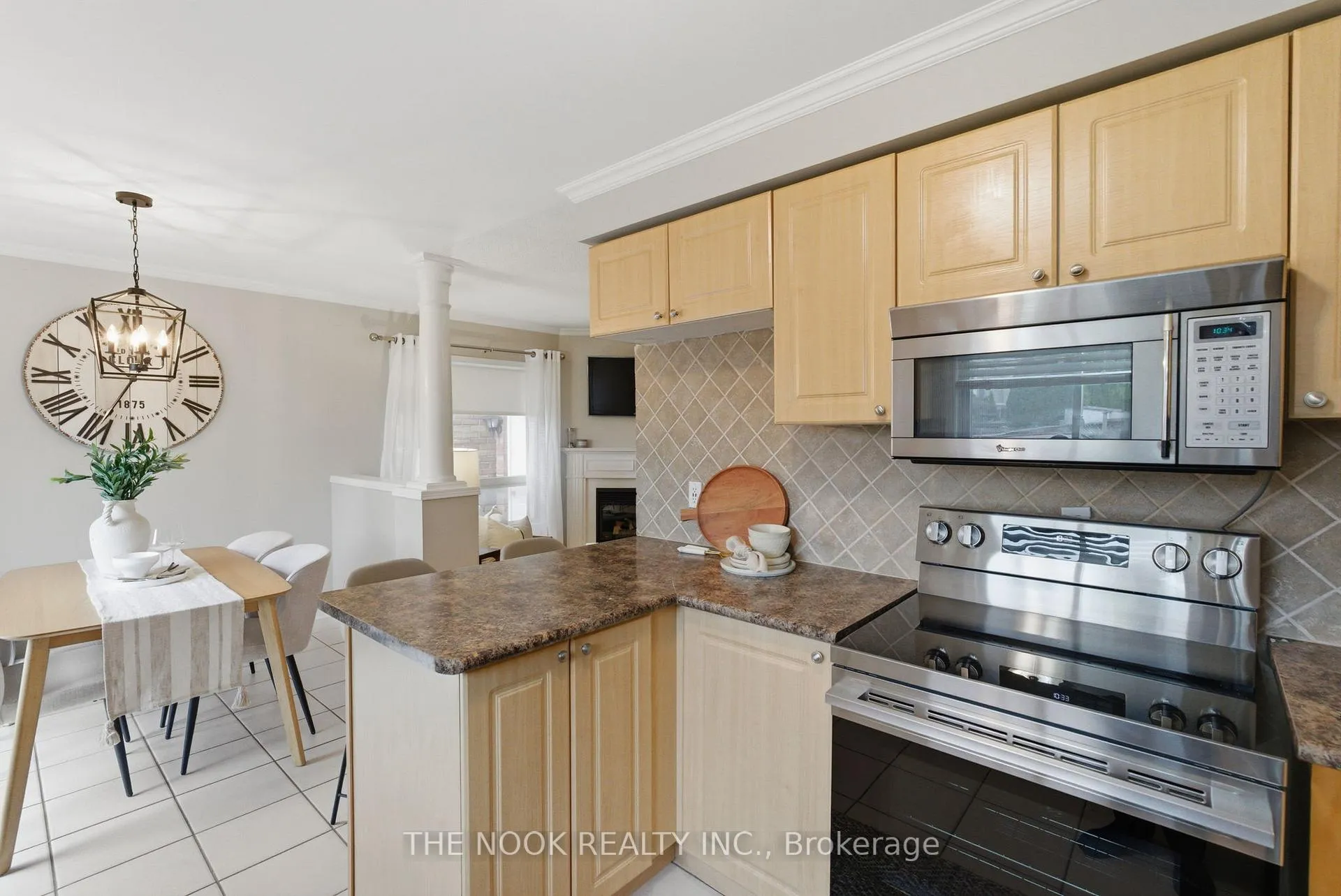 Photo 17 of 1651 Woodgate Trail, Oshawa, Samac — HOMEH