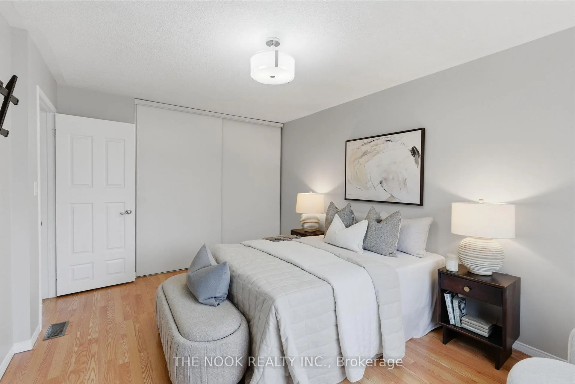 Photo 26 of 1651 Woodgate Trail, Oshawa, Samac — HOMEH