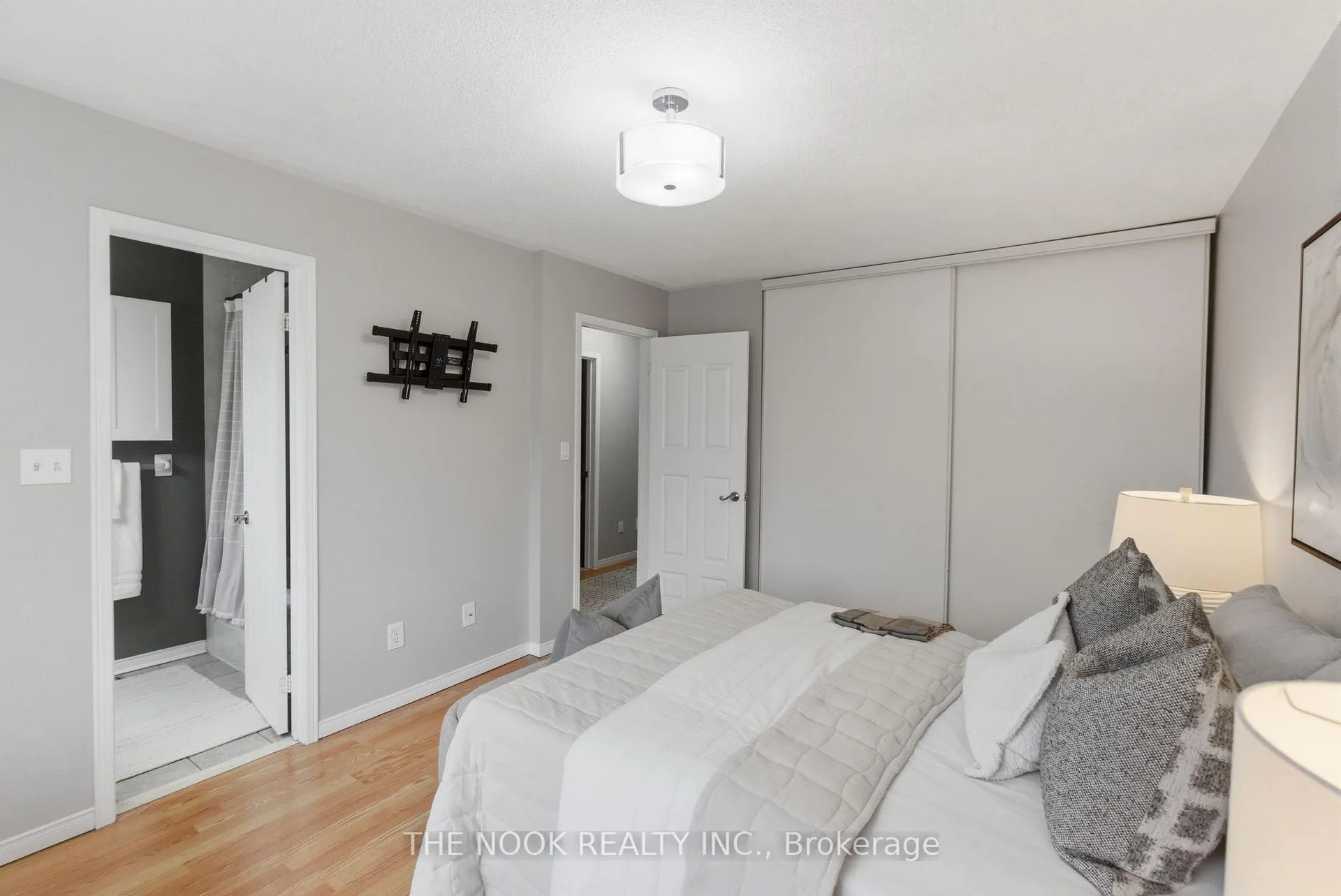 Photo 27 of 1651 Woodgate Trail, Oshawa, Samac — HOMEH