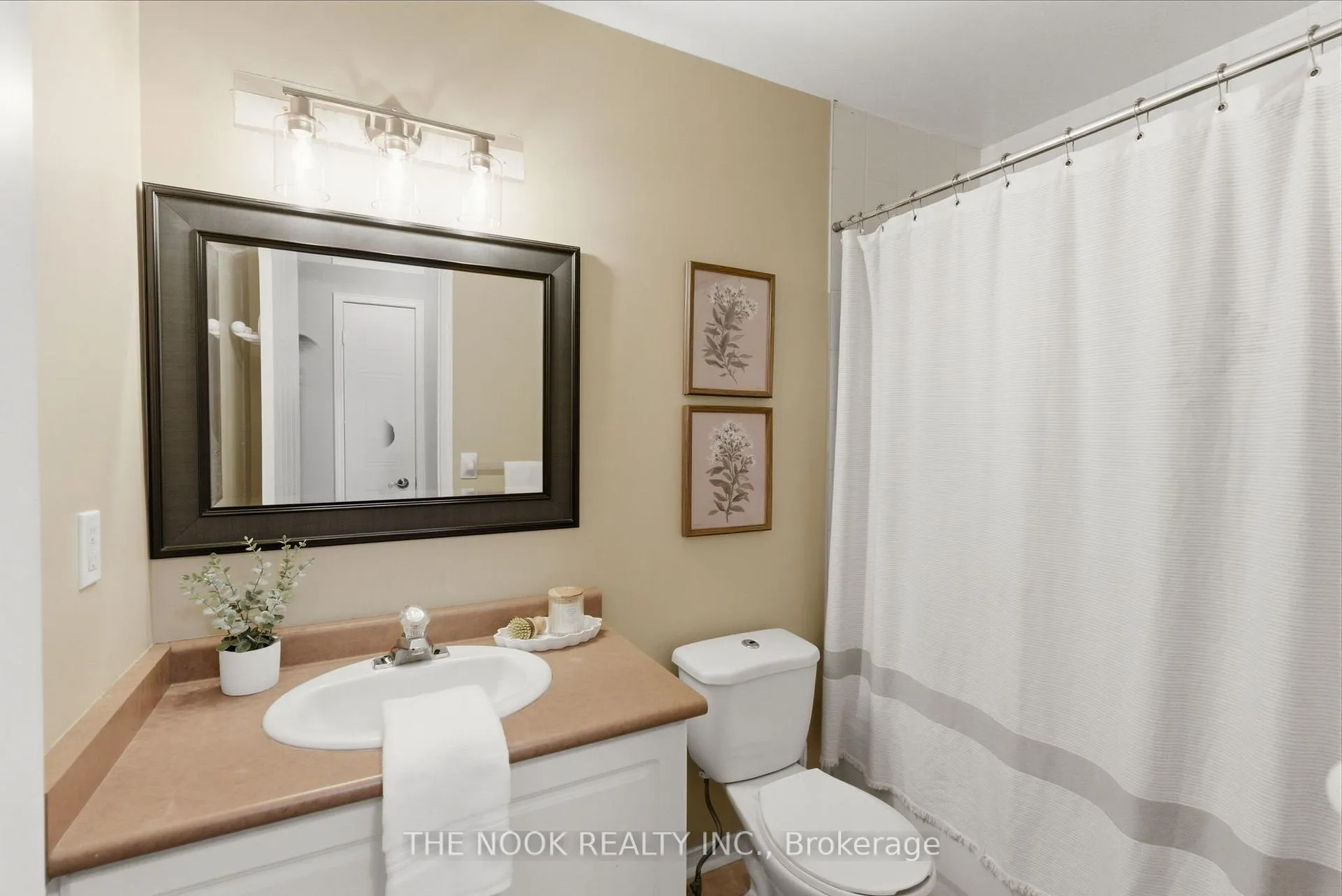 Photo 33 of 1651 Woodgate Trail, Oshawa, Samac — HOMEH
