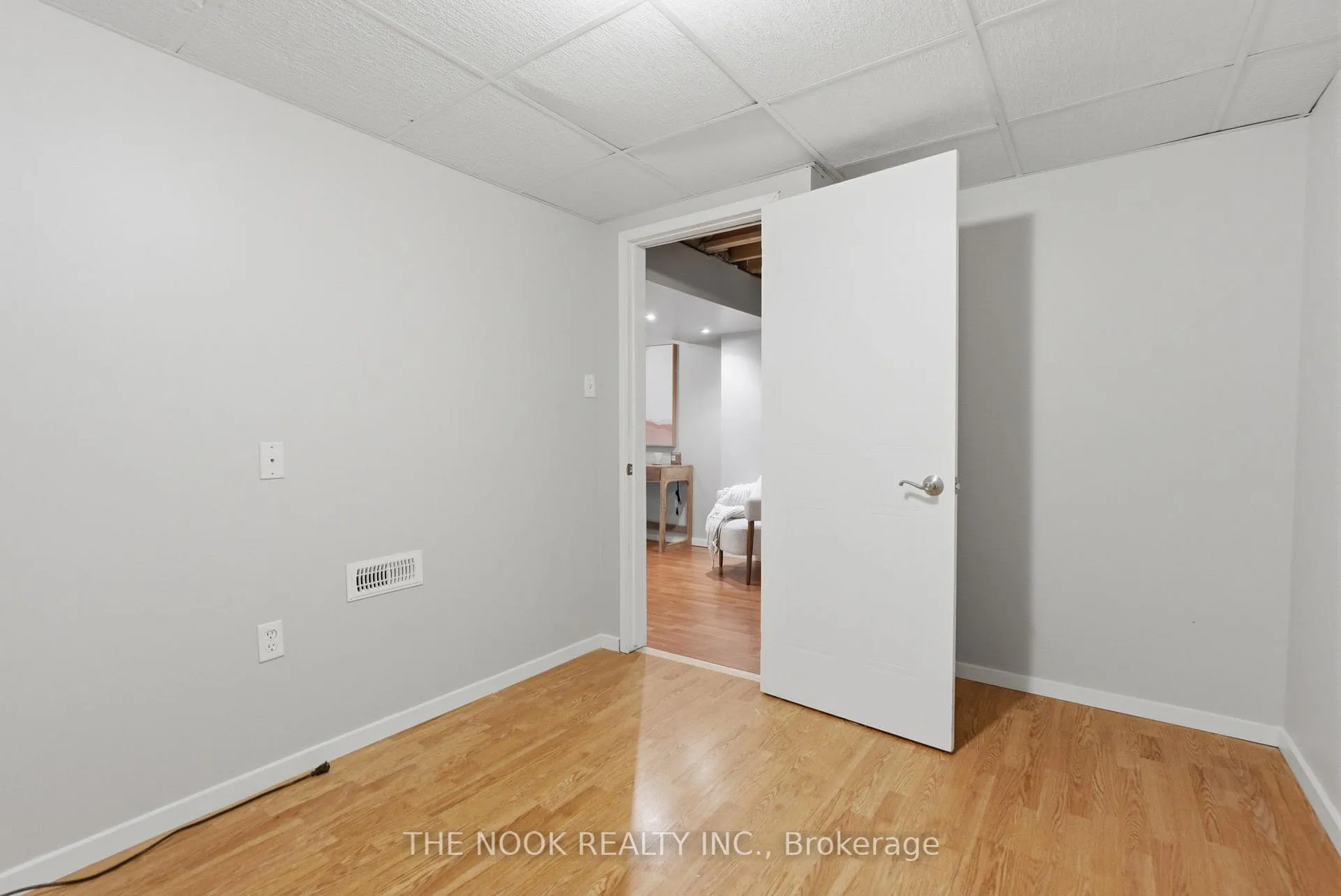 Photo 41 of 1651 Woodgate Trail, Oshawa, Samac — HOMEH