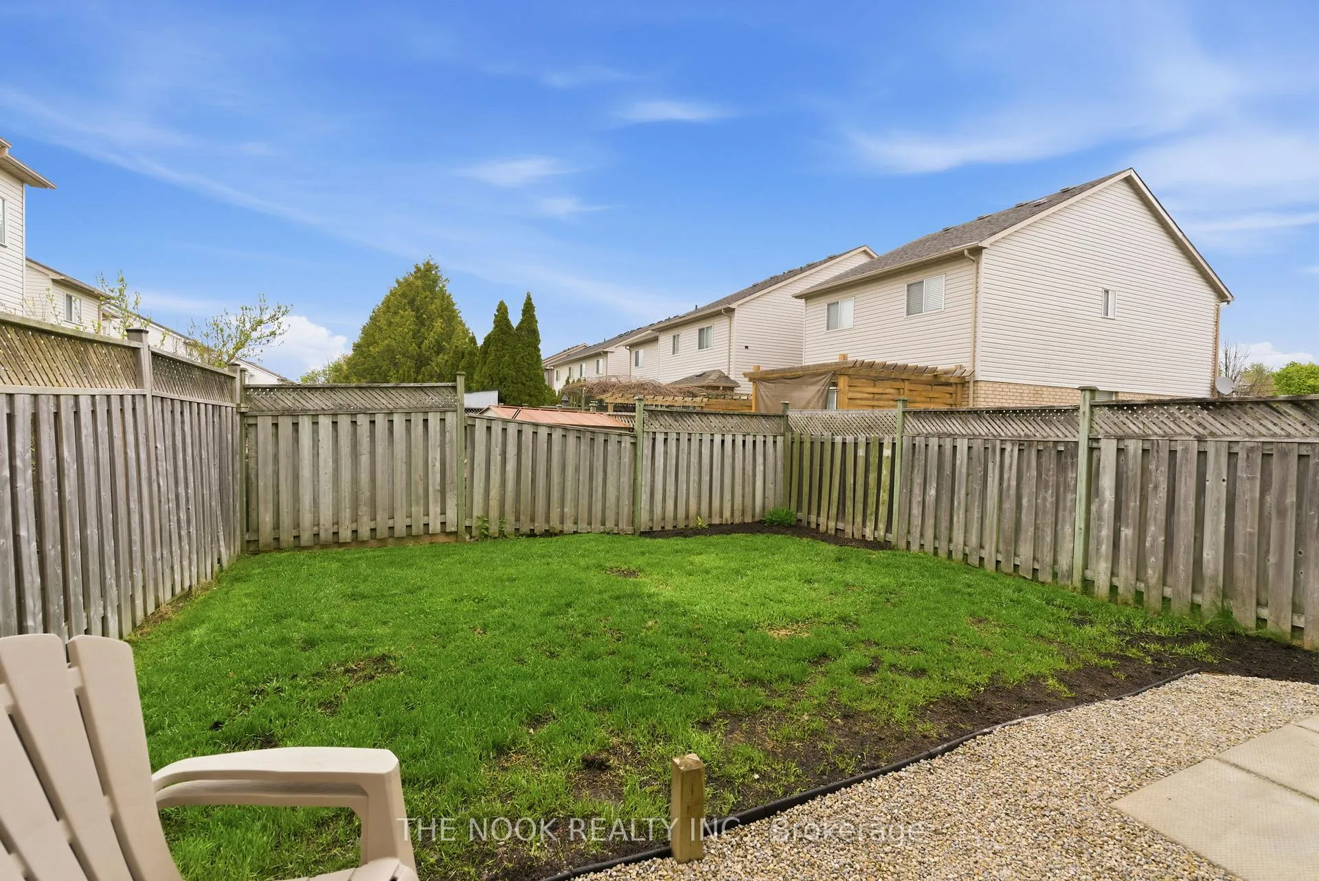 Photo 45 of 1651 Woodgate Trail, Oshawa, Samac — HOMEH