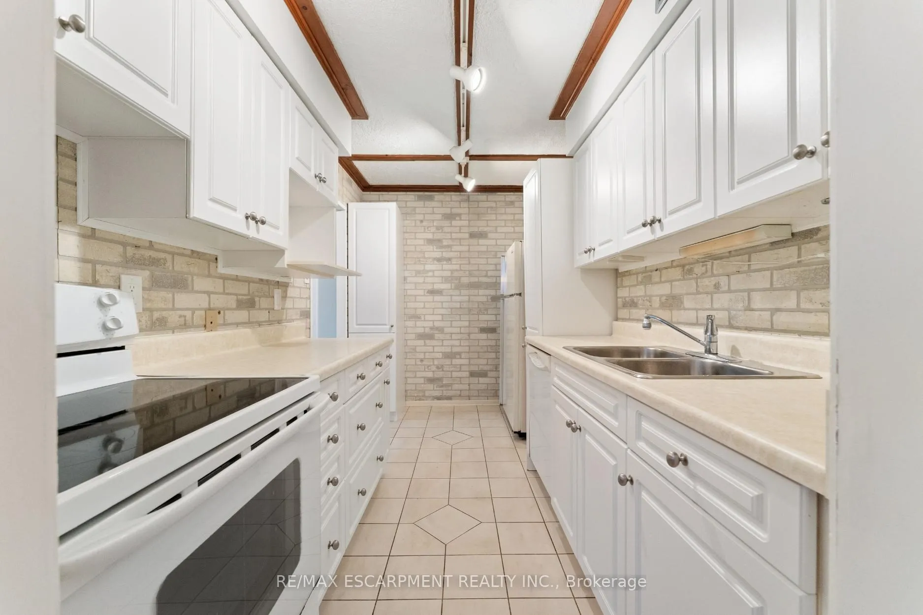 Photo 12 of Unit 1104, 1964 Main Street W, Hamilton, Ainslie Wood — HOMEH