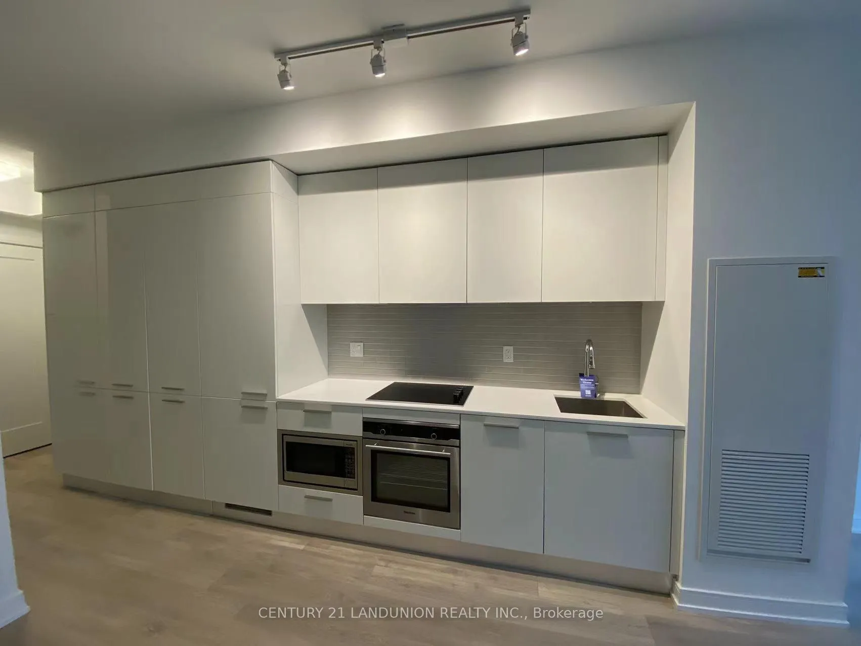Photo 3 of Unit 812, 3 Gloucester Street, Toronto, Church-Yonge Corridor — HOMEH