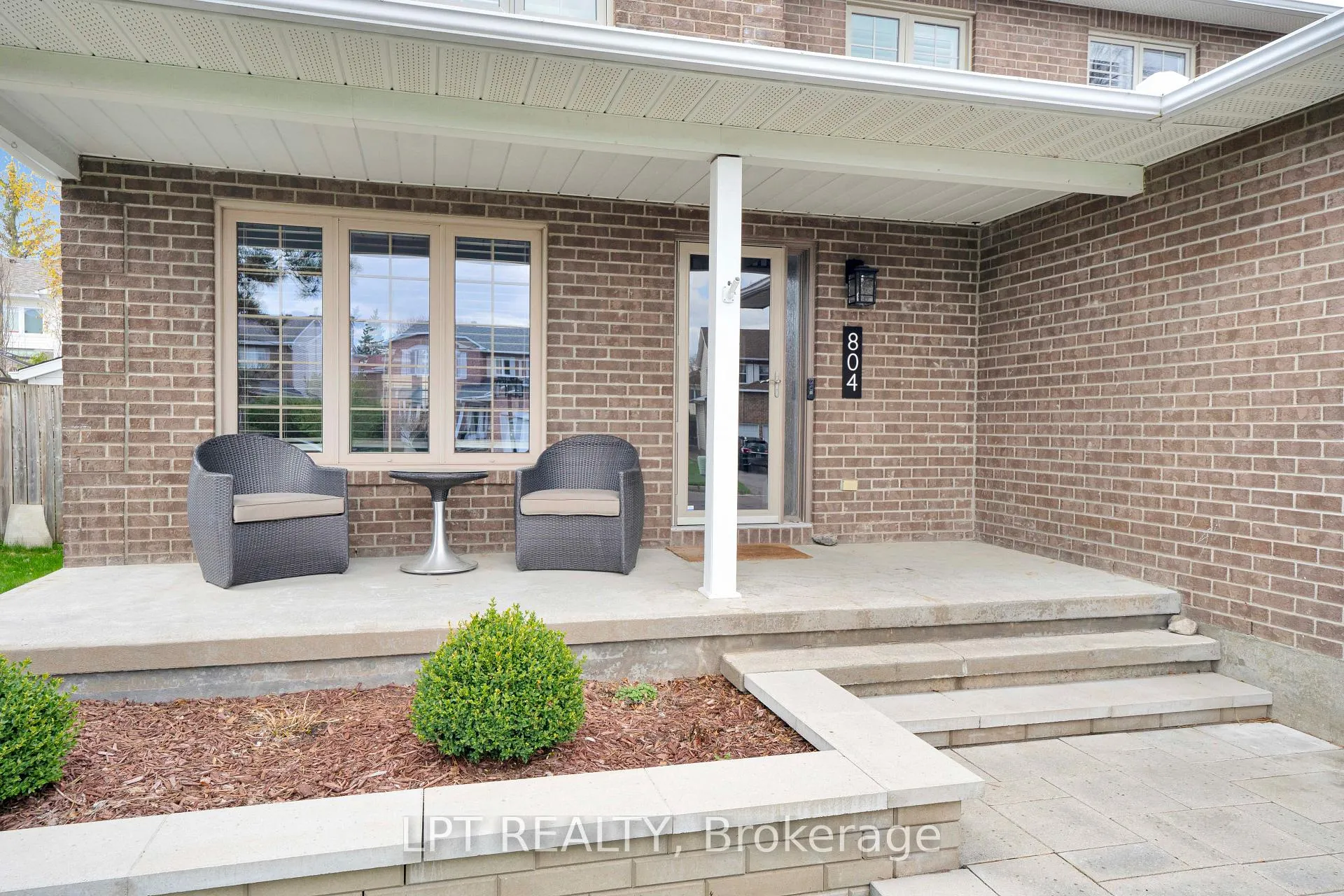 Photo 2 of 804 Hauteview Drive, Ottawa, Fallingbrook/Ridgemount — HOMEH