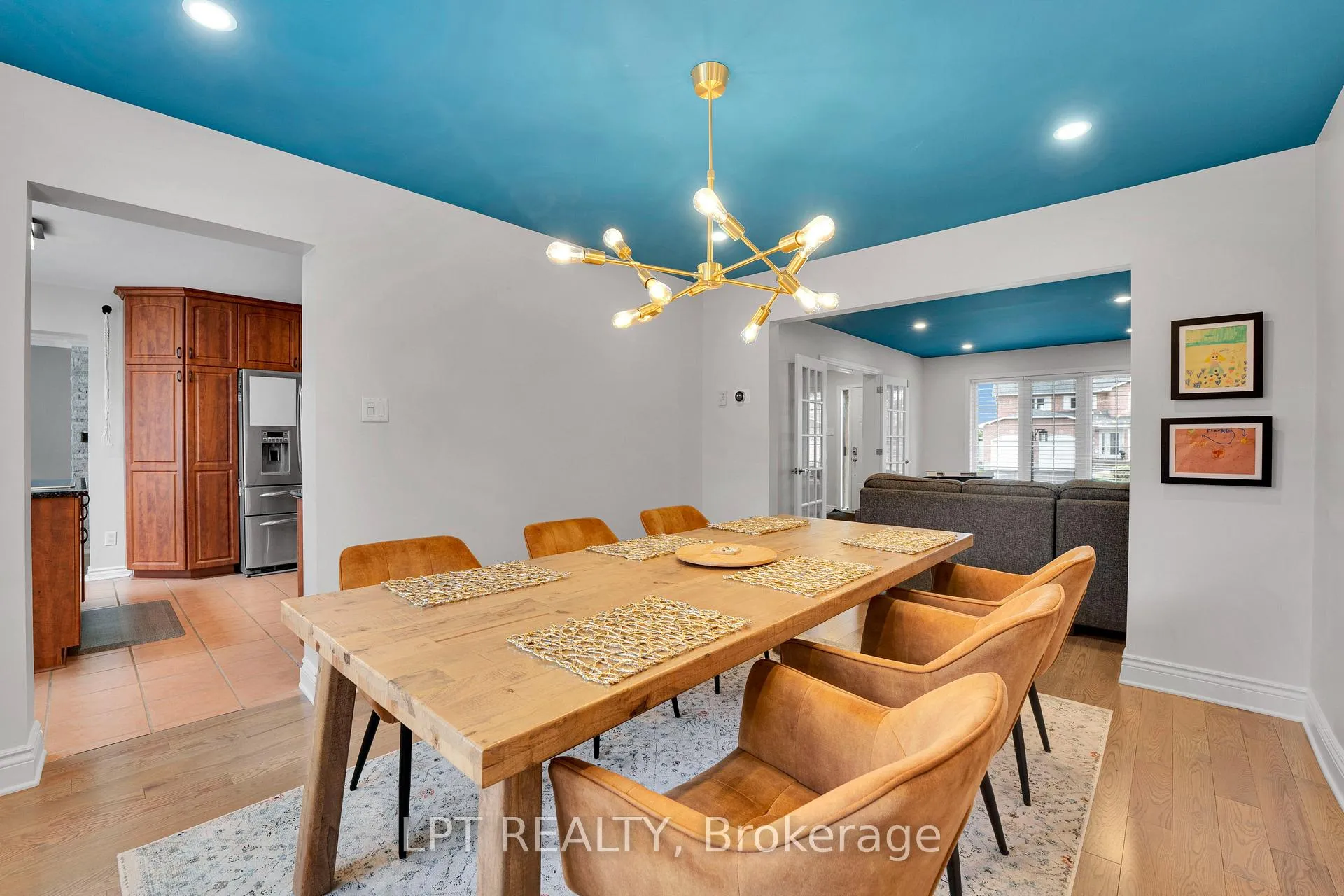 Photo 3 of 804 Hauteview Drive, Ottawa, Fallingbrook/Ridgemount — HOMEH