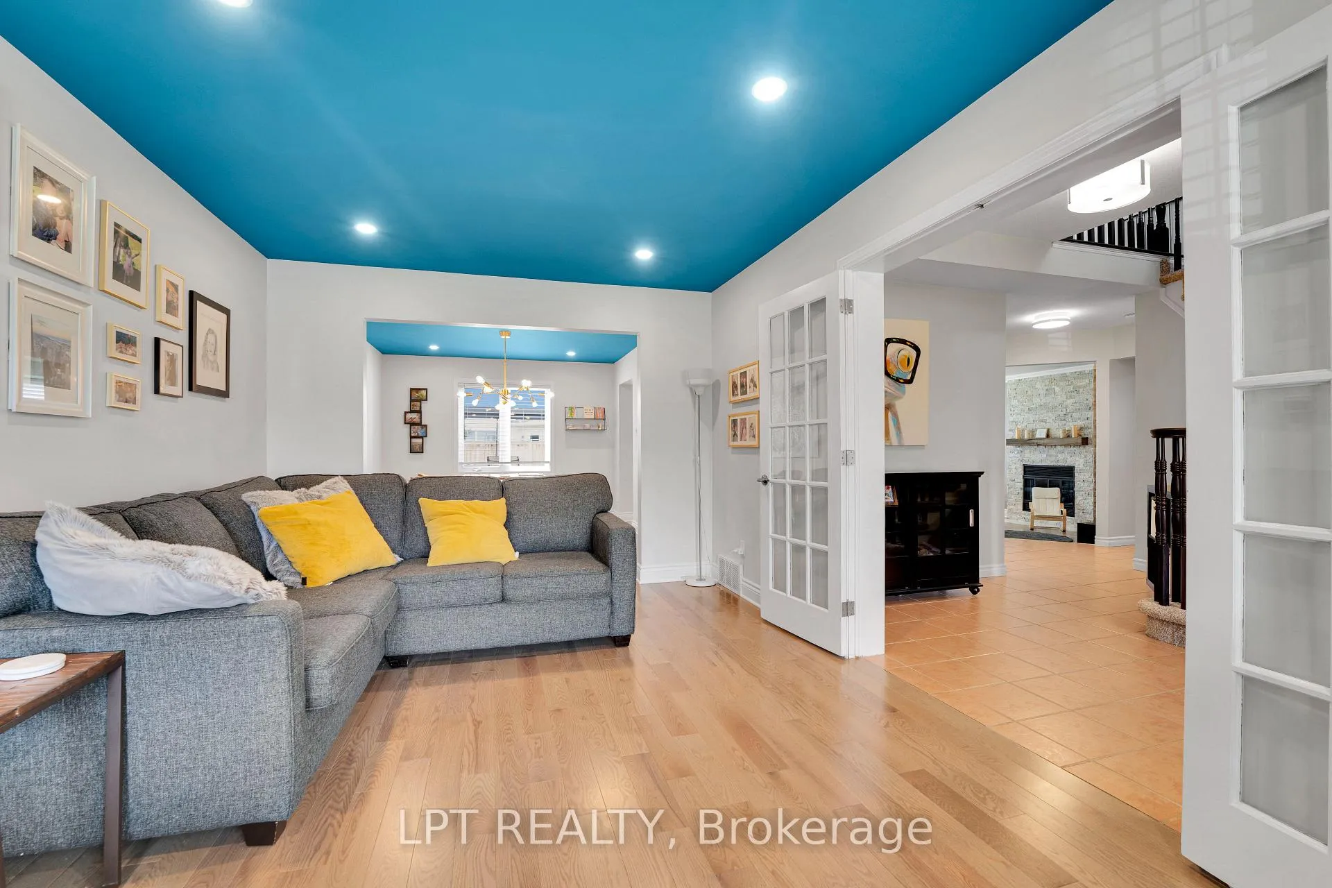 Photo 5 of 804 Hauteview Drive, Ottawa, Fallingbrook/Ridgemount — HOMEH