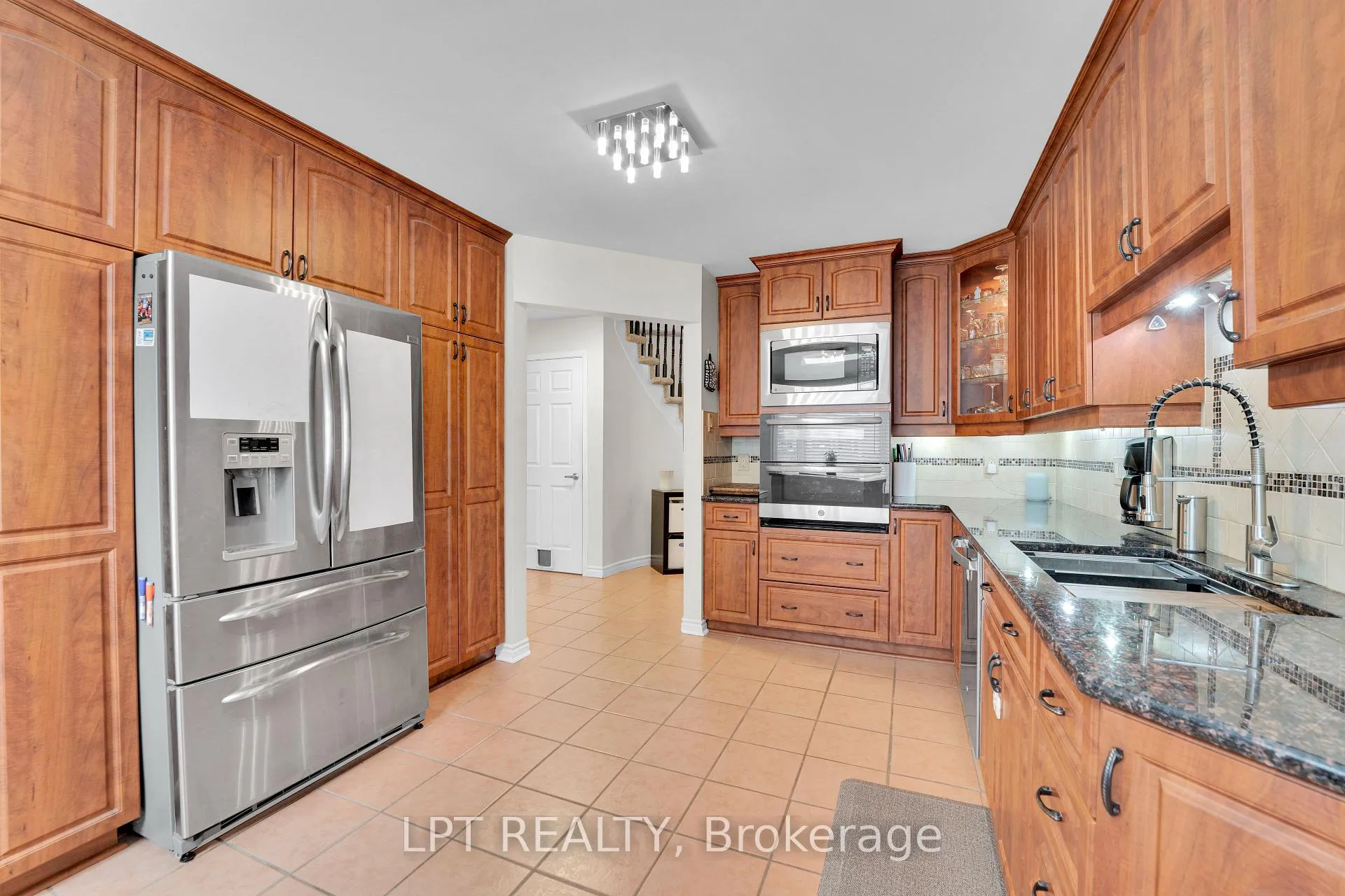 Photo 8 of 804 Hauteview Drive, Ottawa, Fallingbrook/Ridgemount — HOMEH