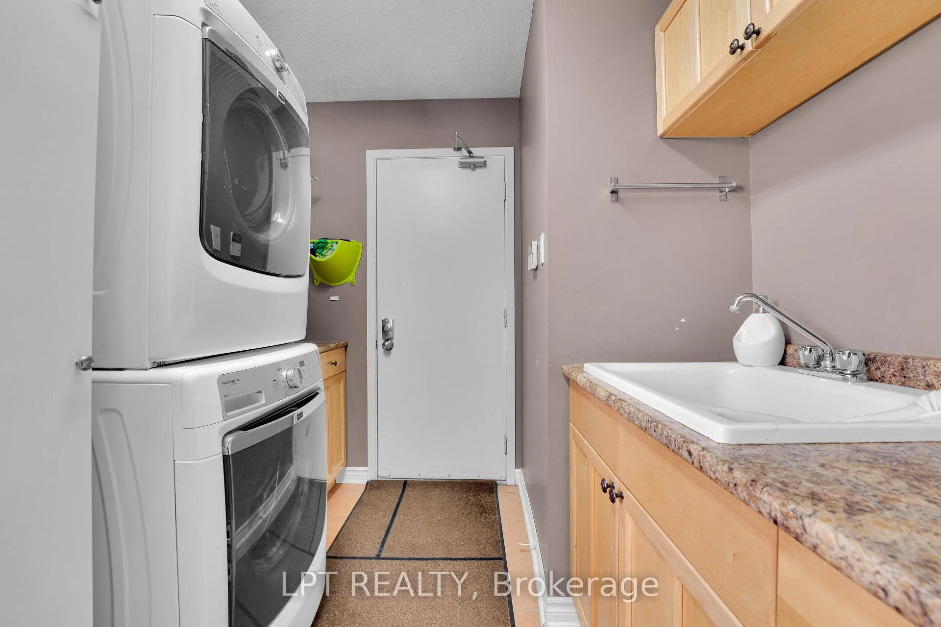 Photo 12 of 804 Hauteview Drive, Ottawa, Fallingbrook/Ridgemount — HOMEH
