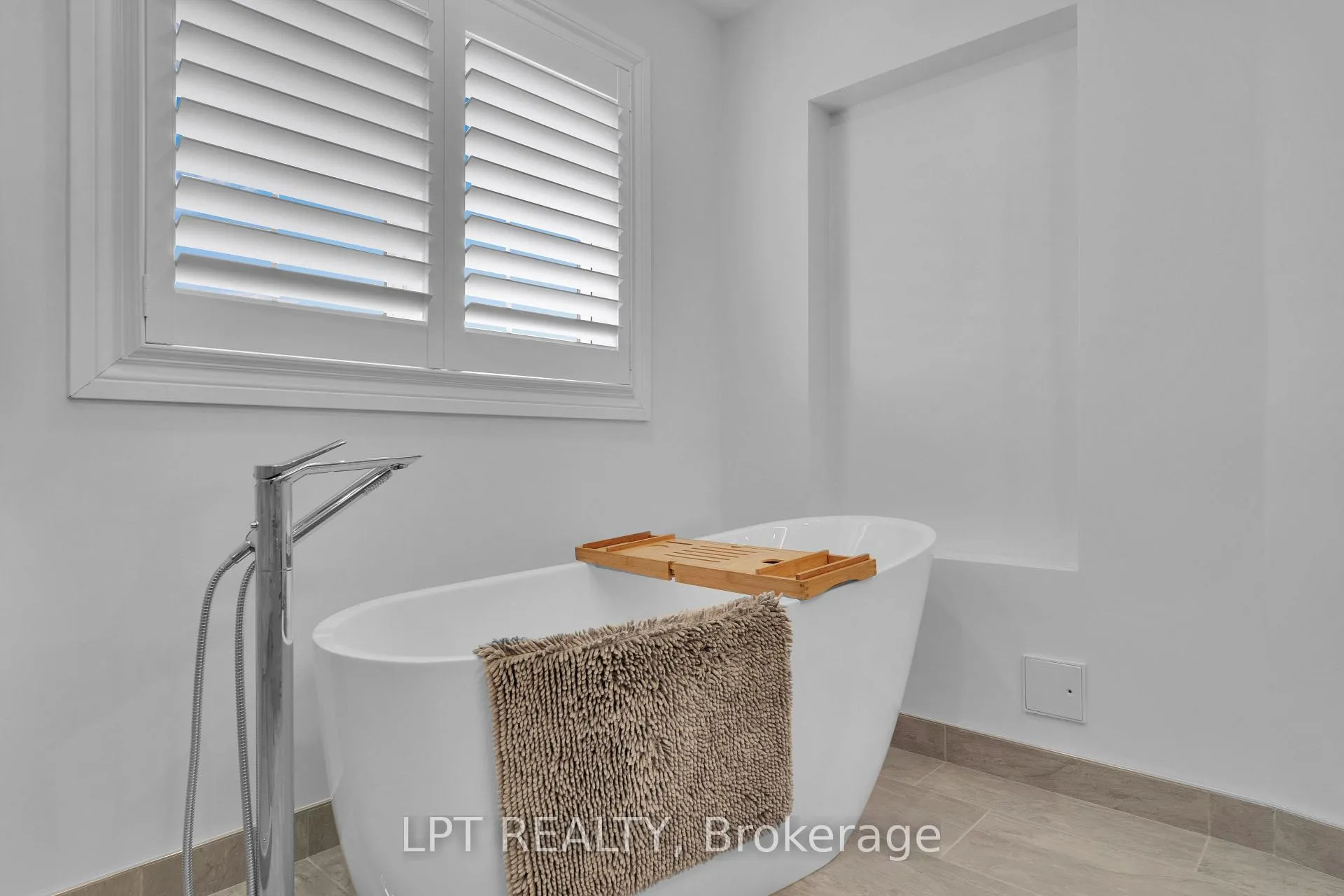Photo 19 of 804 Hauteview Drive, Ottawa, Fallingbrook/Ridgemount — HOMEH