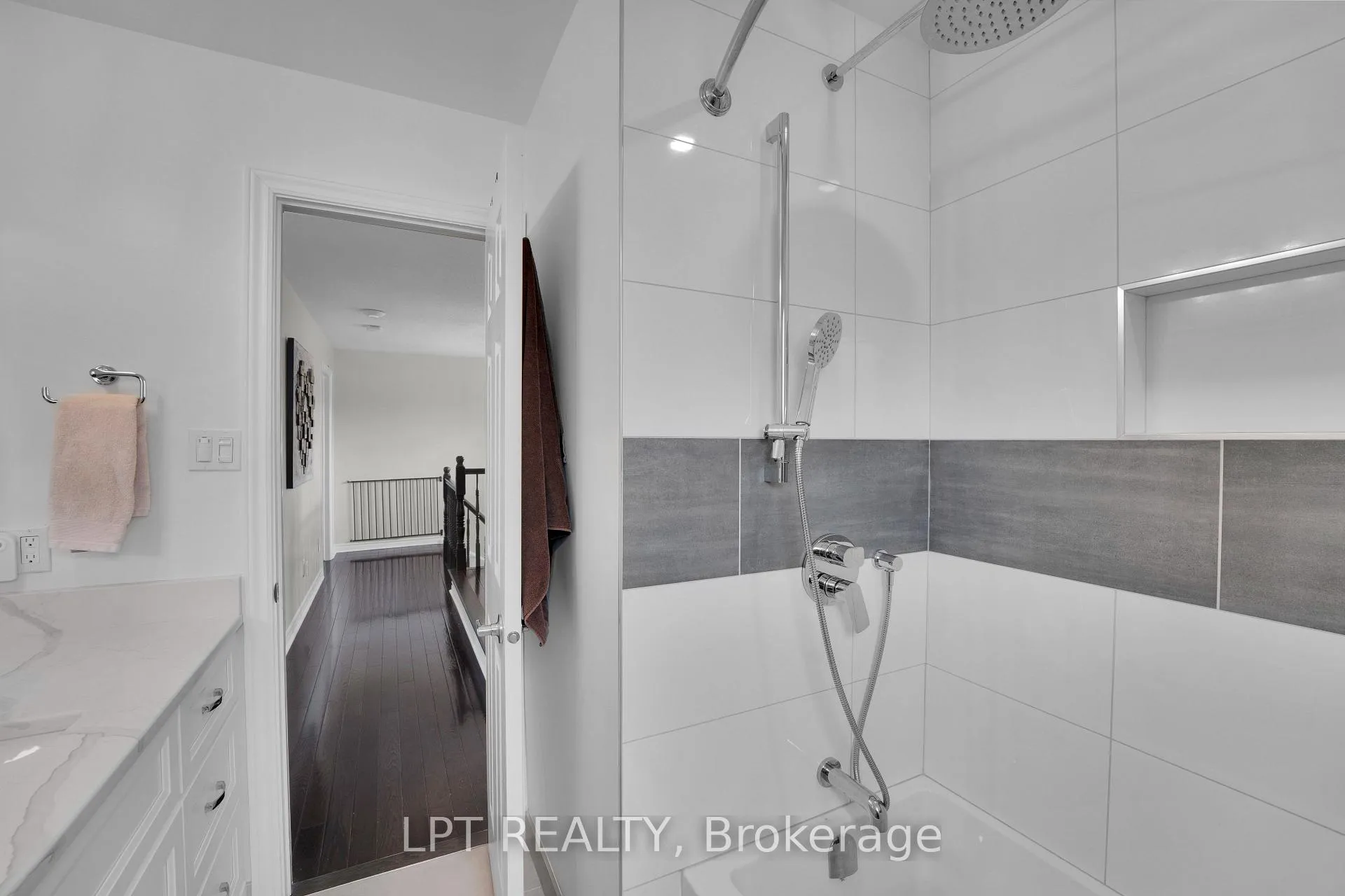 Photo 24 of 804 Hauteview Drive, Ottawa, Fallingbrook/Ridgemount — HOMEH
