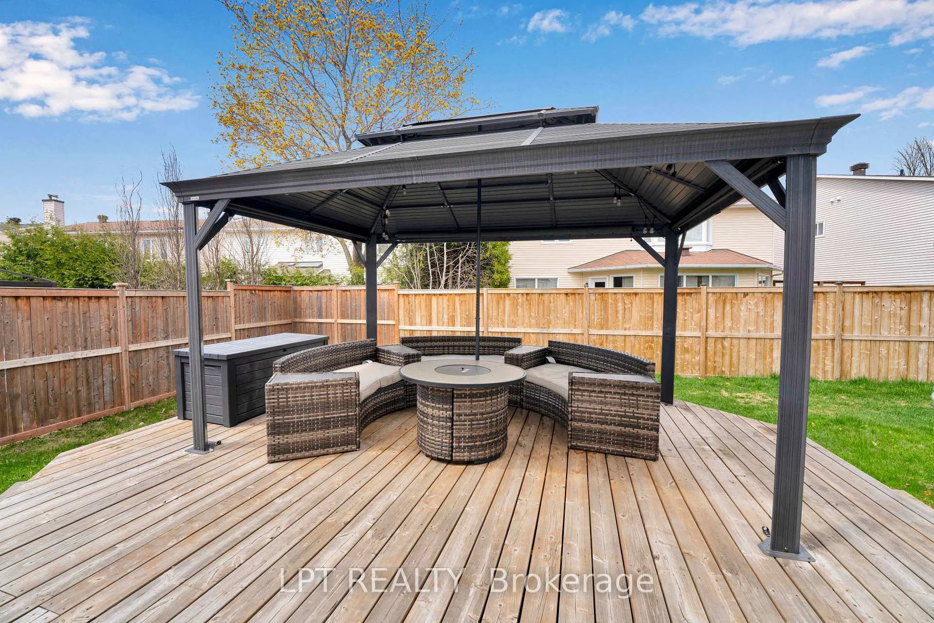 Photo 31 of 804 Hauteview Drive, Ottawa, Fallingbrook/Ridgemount — HOMEH
